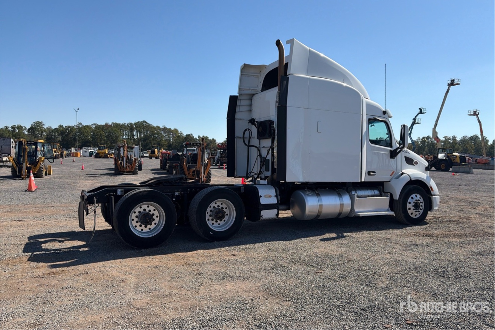 General Appearance with Imagen: esquina trasera derecha