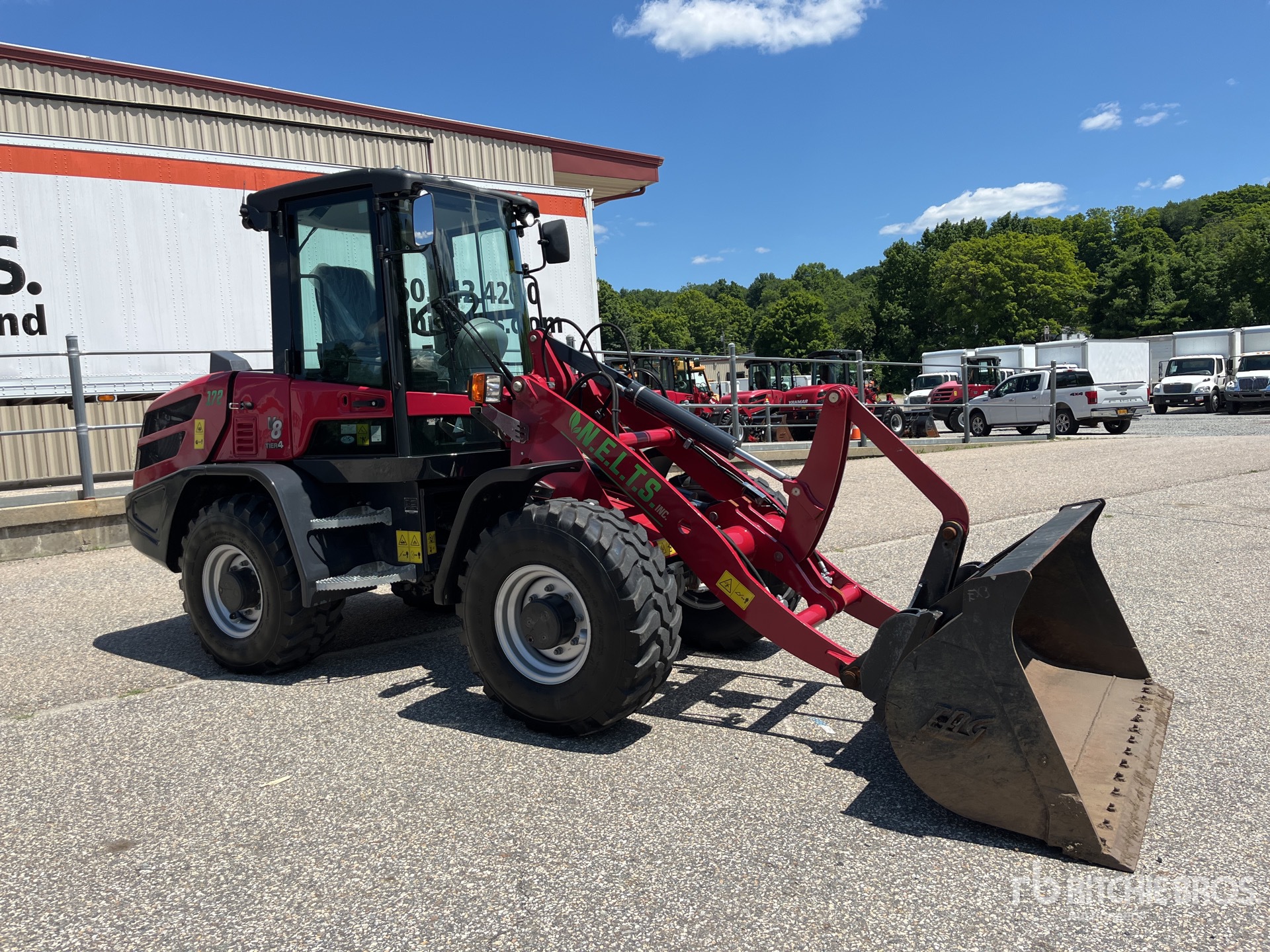 General Appearance with Picture, Right Front Corner