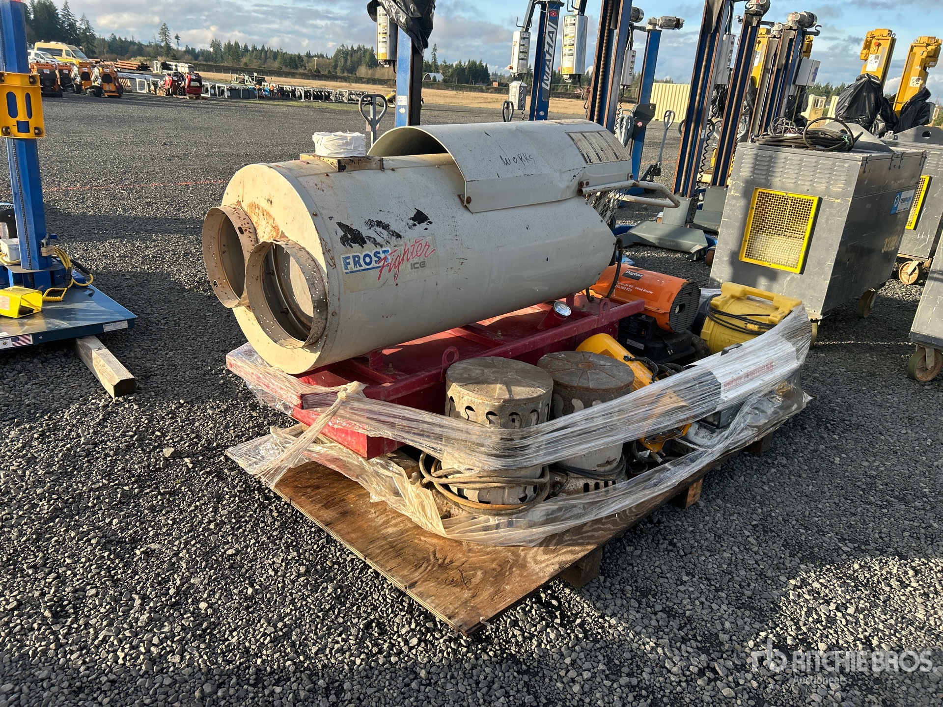 General Appearance with Picture, Left Front Corner