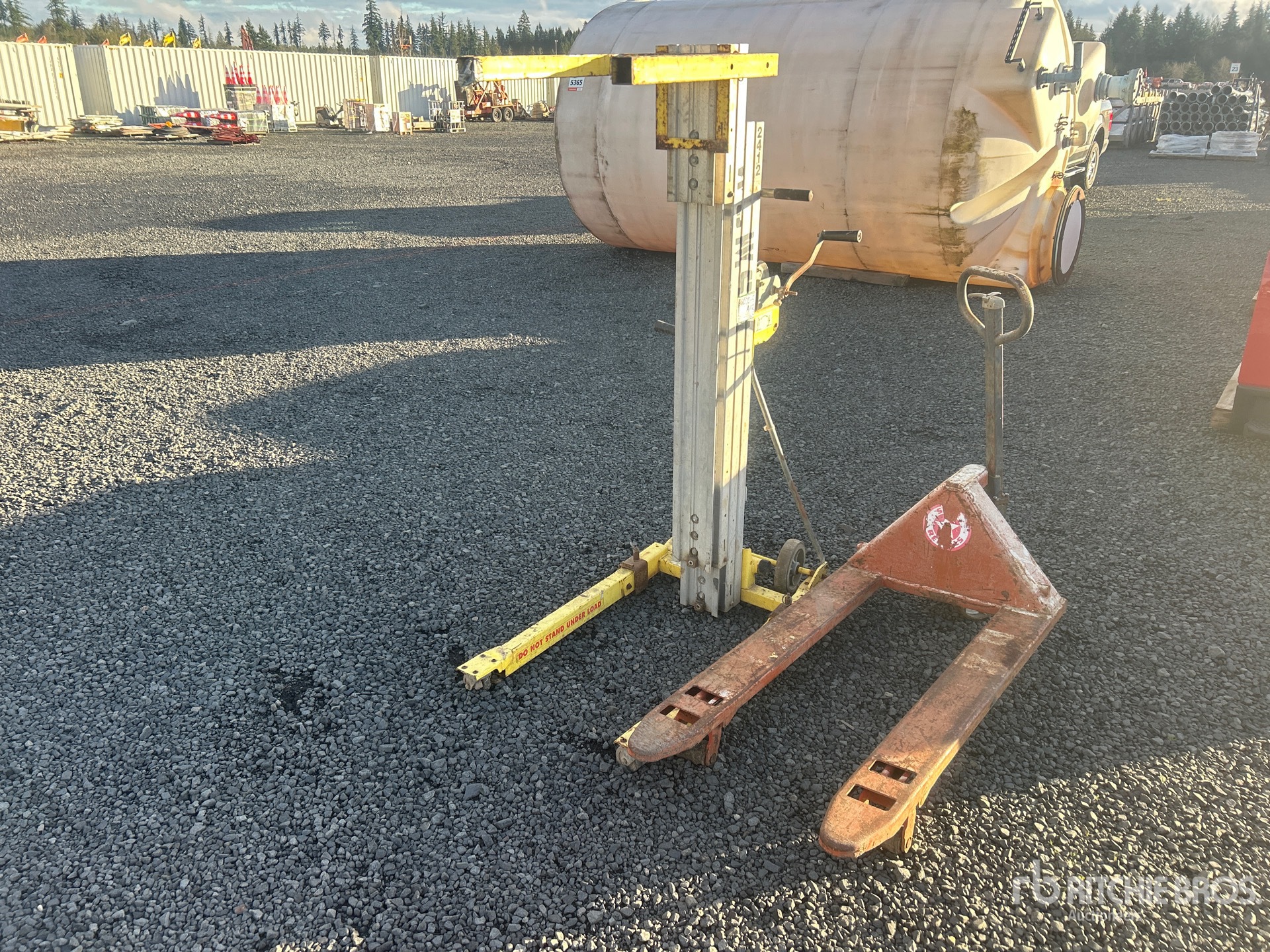 General Appearance with Bild, Ecke vorne links