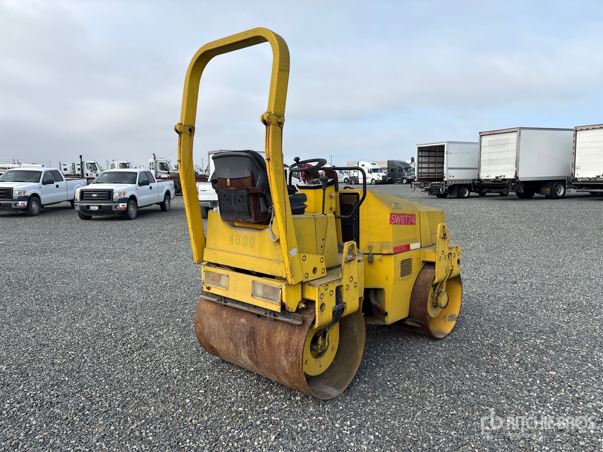 General Appearance with Picture, Right Rear Corner