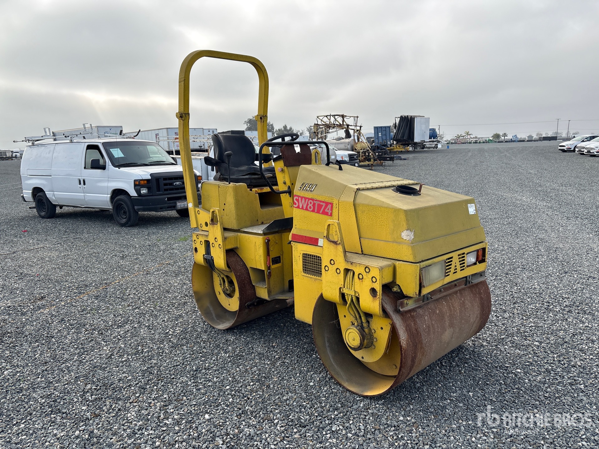 General Appearance with Picture, Right Front Corner