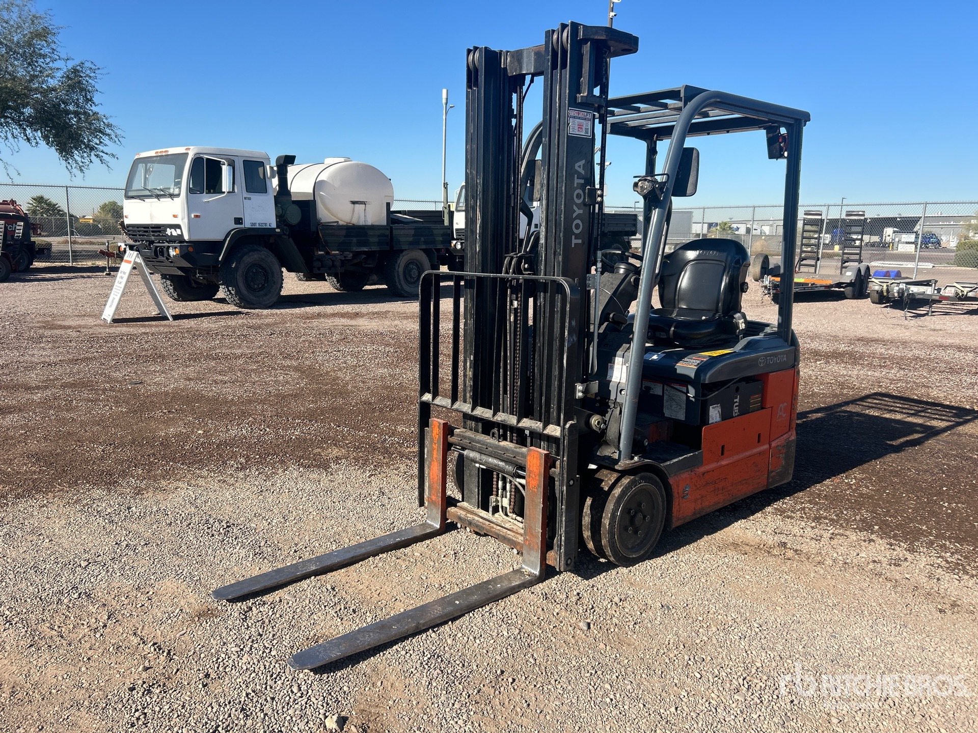 General Appearance with Image, coin avant gauche