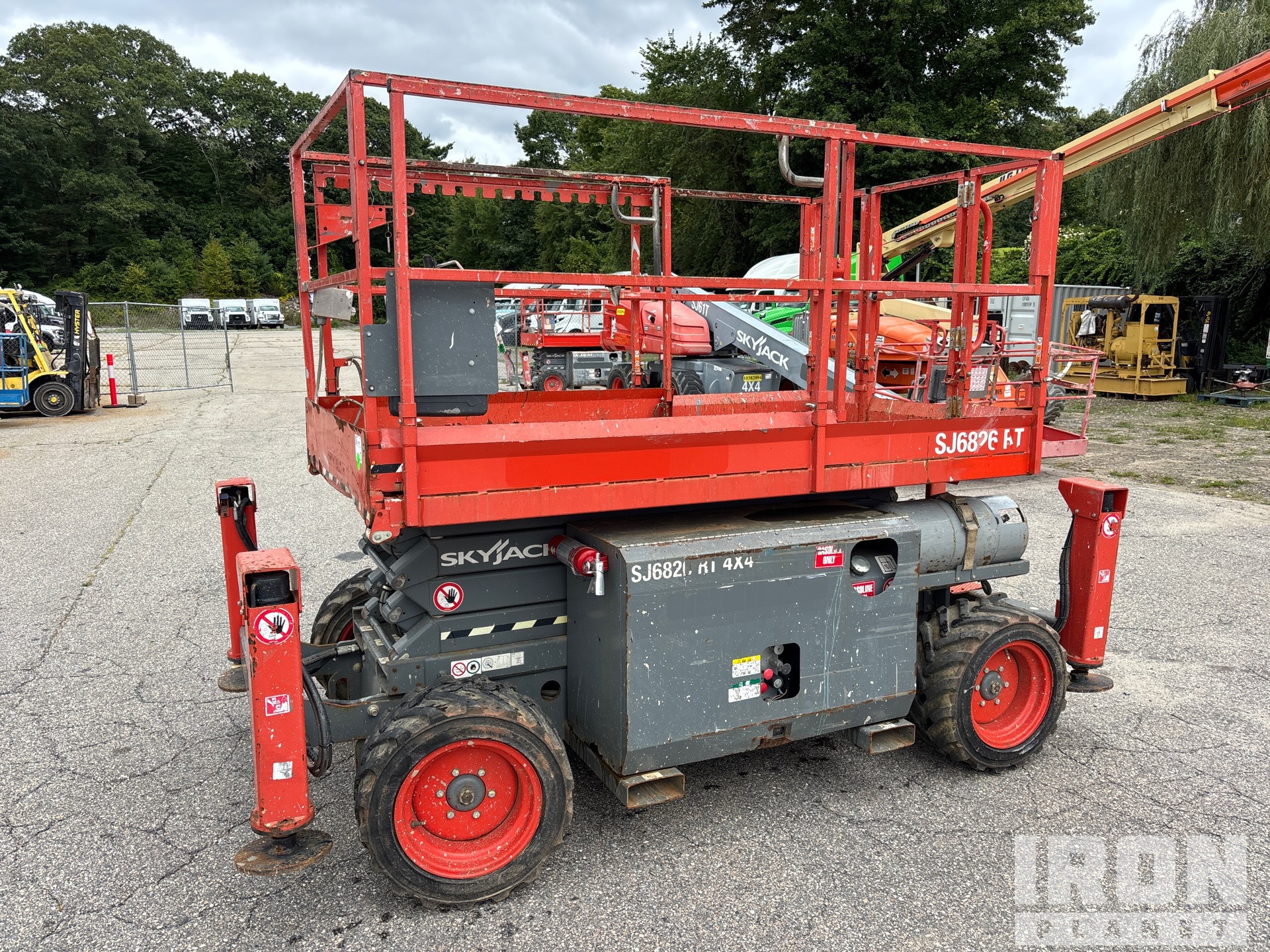 General Appearance with Picture, Left Front Corner