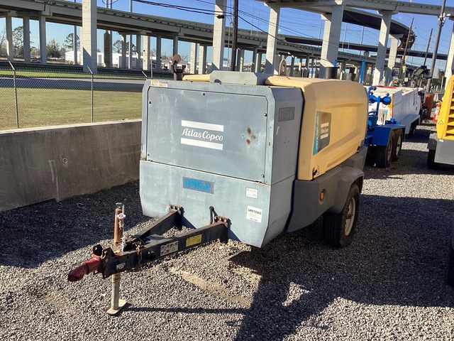 2017 Atlas Copco XATS400JD8 Mobile Air Compressor