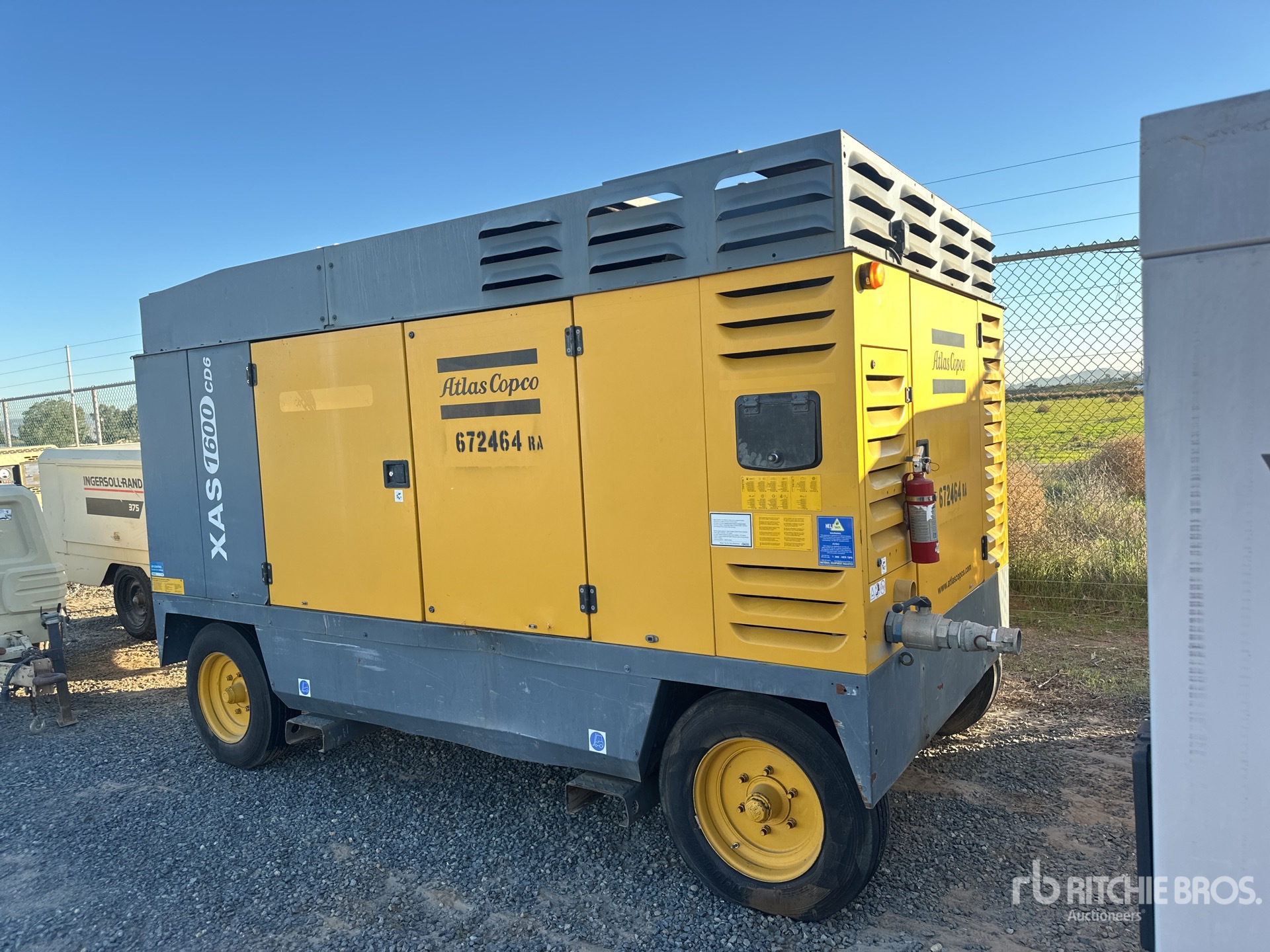 General Appearance with Bild, Ecke hinten links