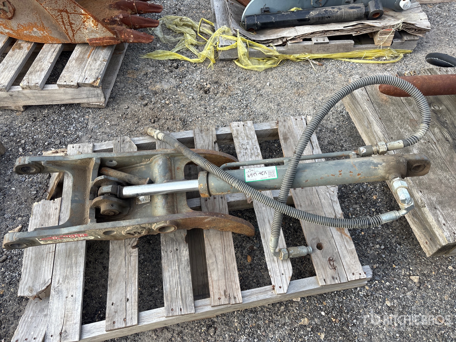 General Appearance with Foto, angolo anteriore sinistro