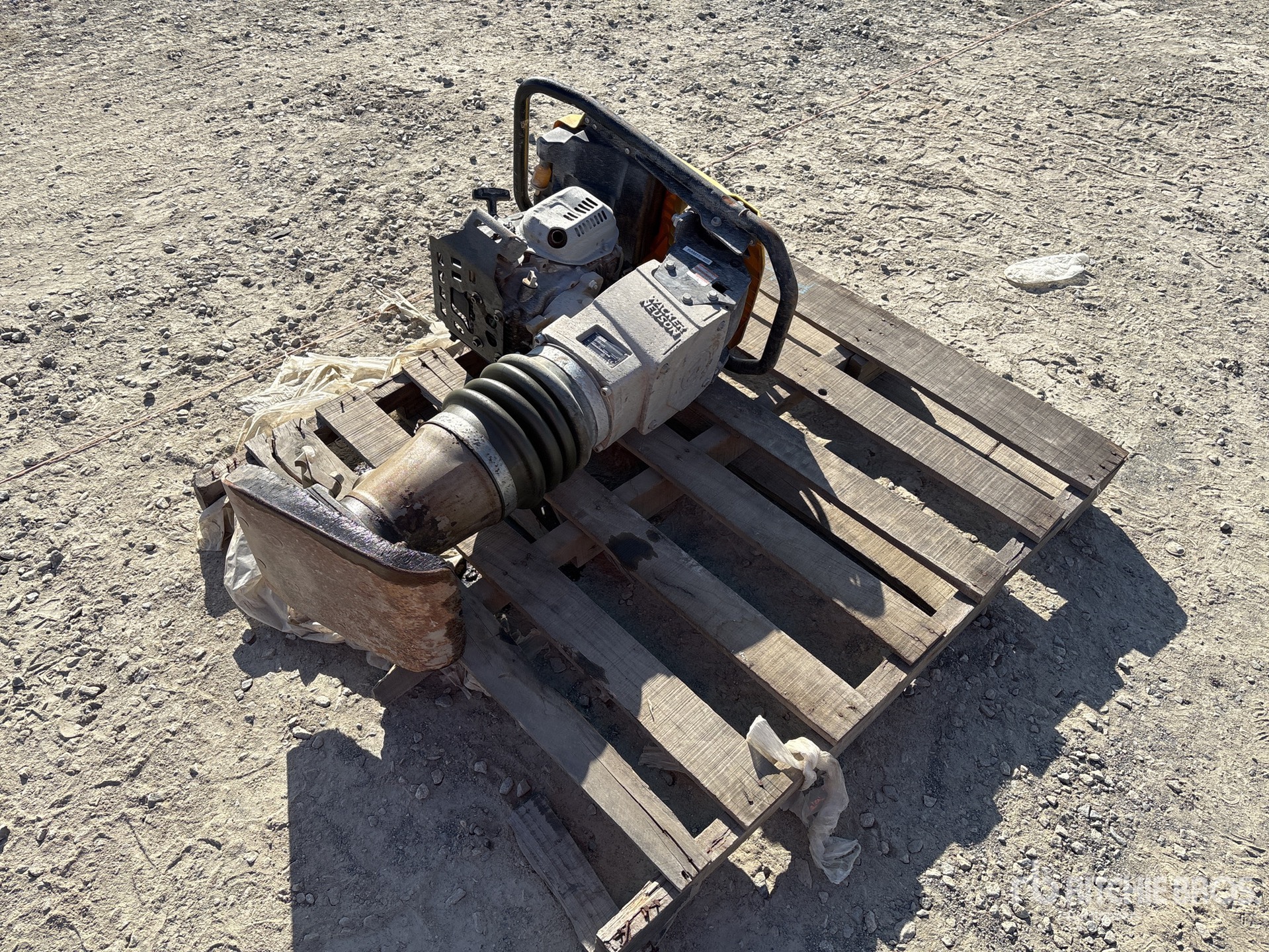 Aspect général with Image, coin arrière gauche