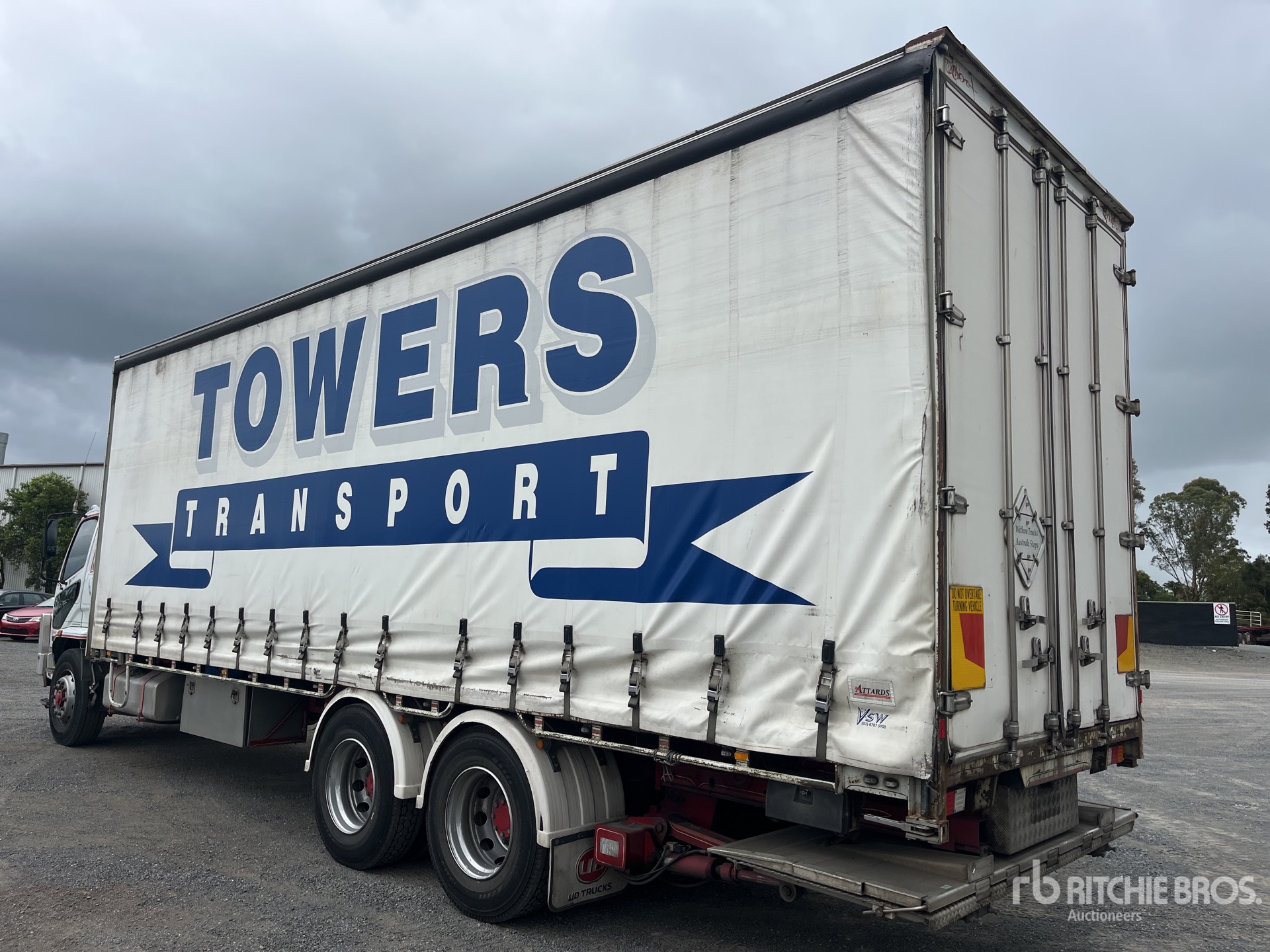 General Appearance with Bild, Ecke hinten rechts