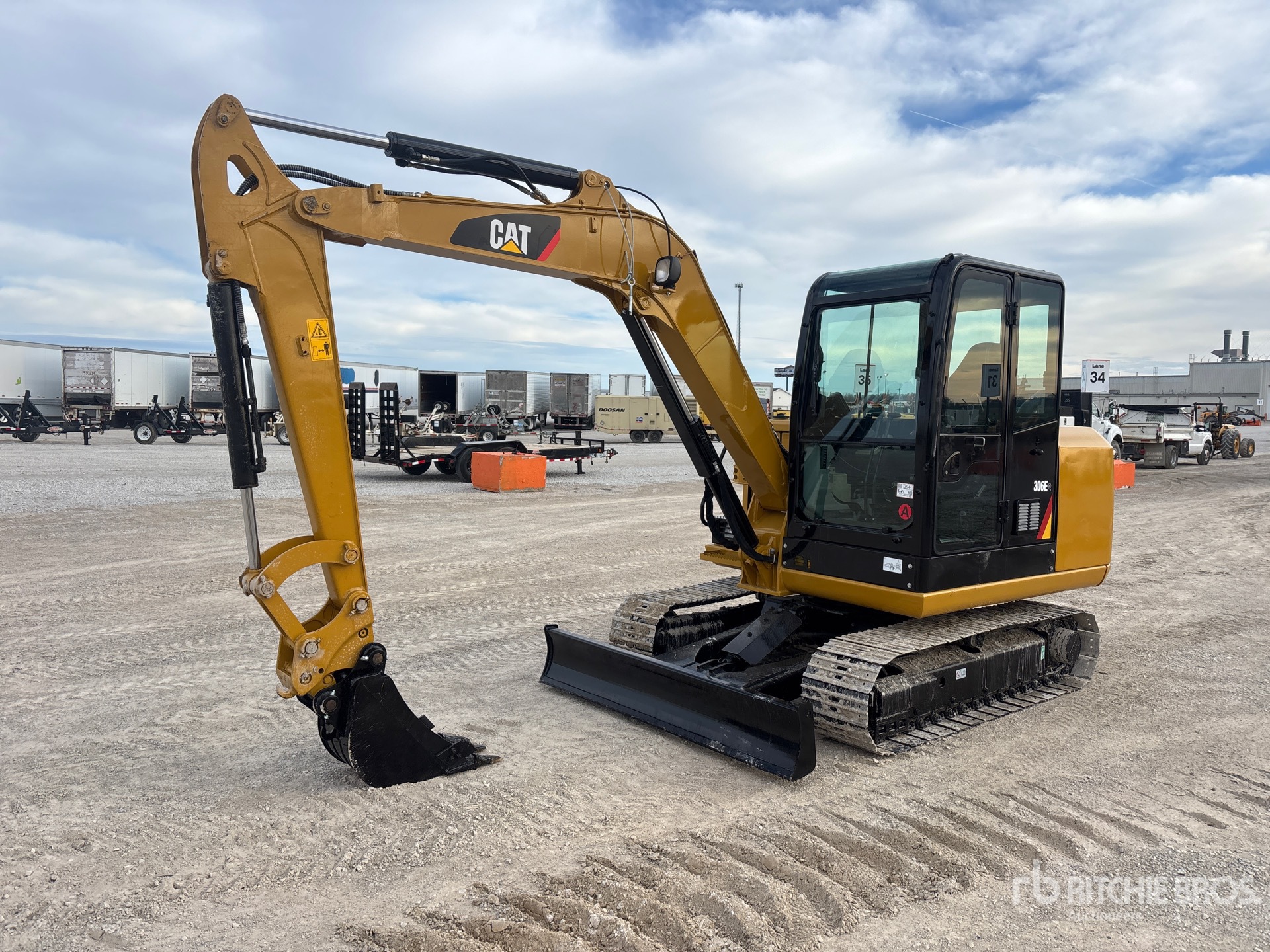 General Appearance with Picture, Left Front Corner