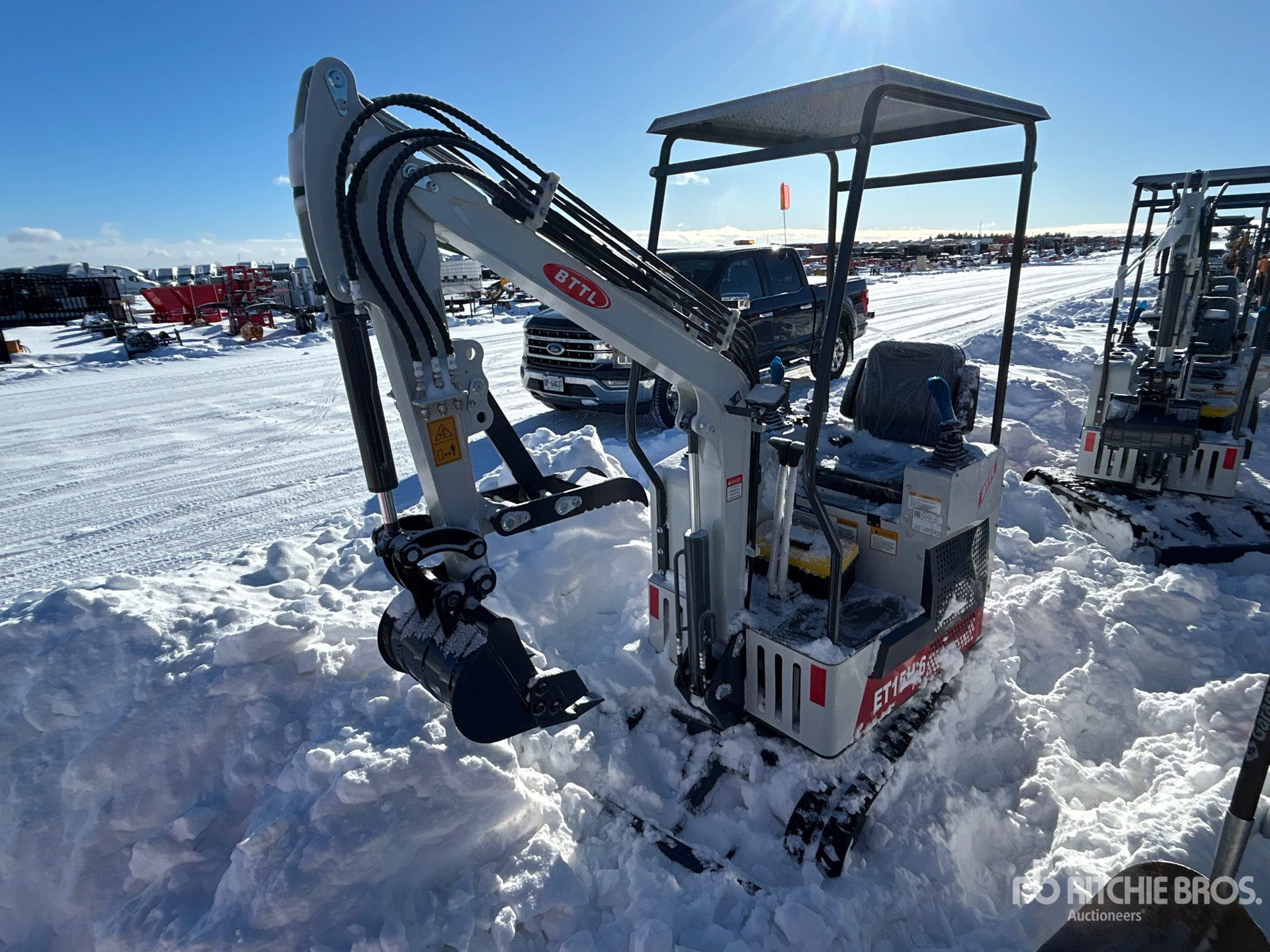 General Appearance with Picture, Left Front Corner