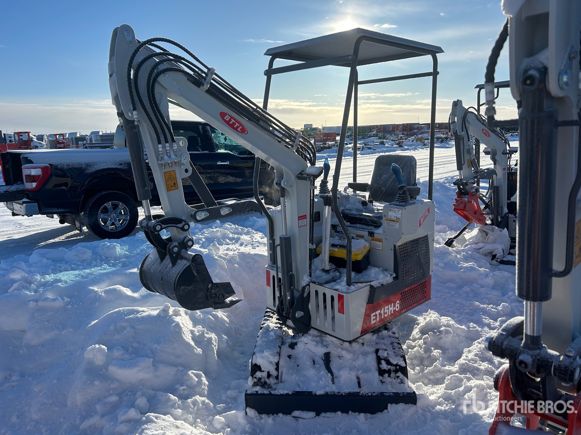 General Appearance with Picture, Left Front Corner