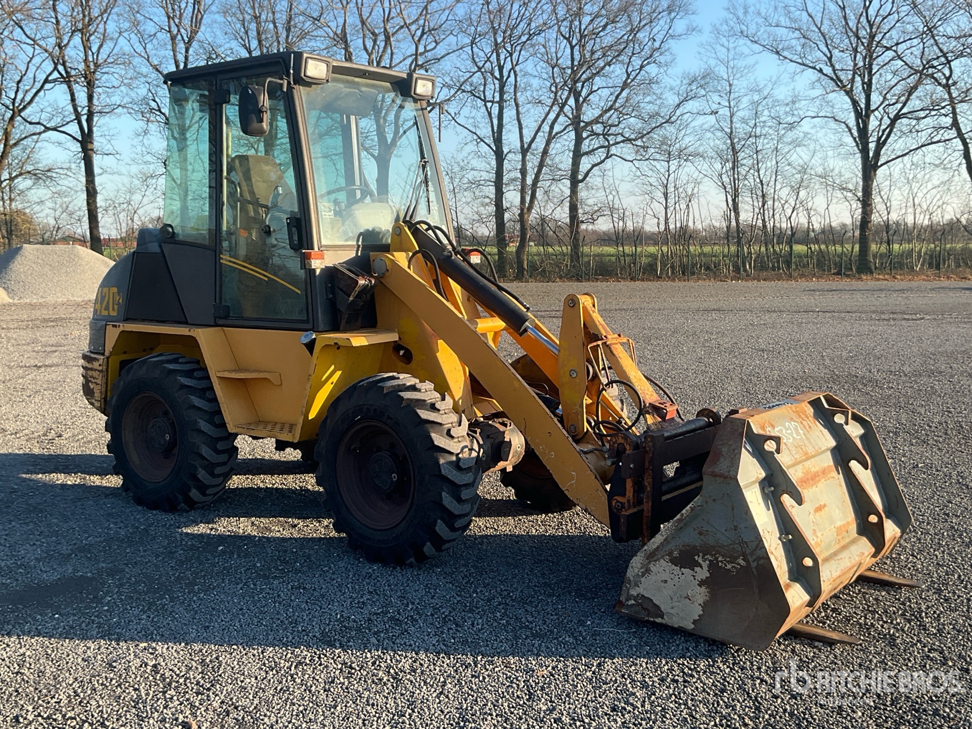 General Appearance with Bild, Ecke vorne rechts