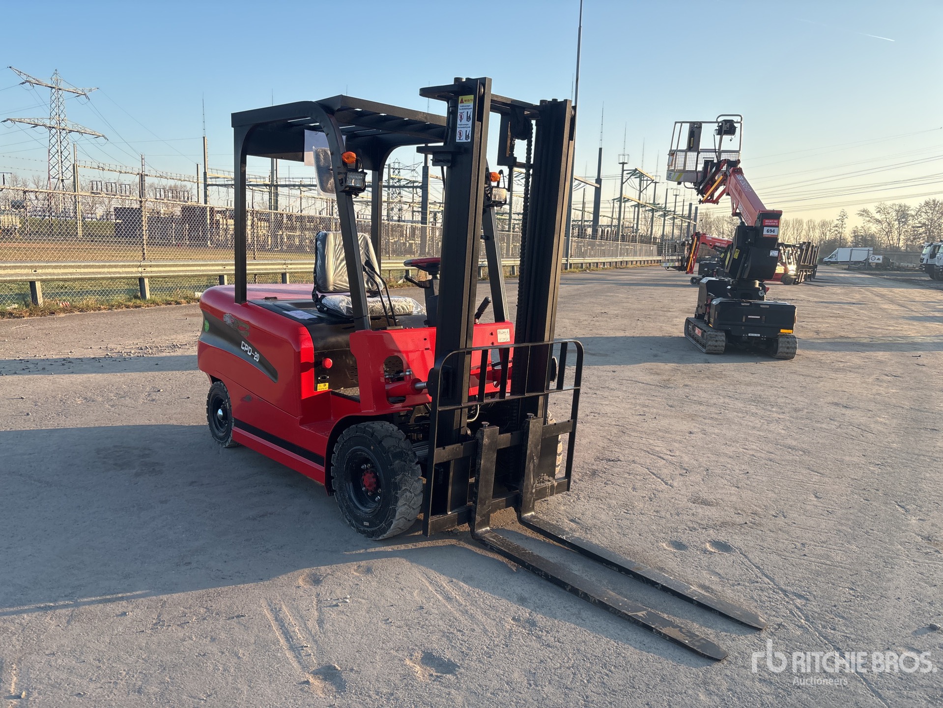 General Appearance with Picture, Right Front Corner