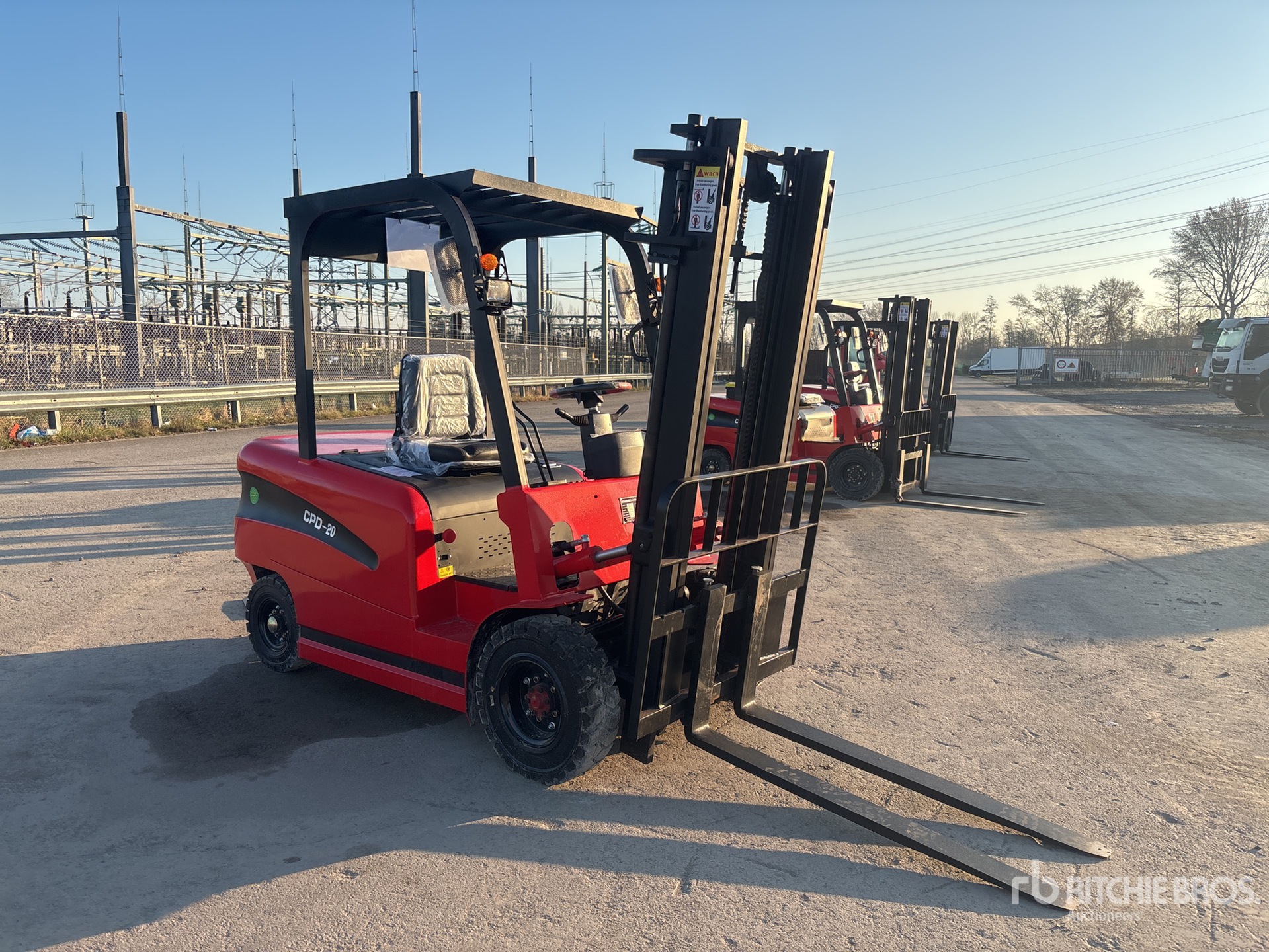 General Appearance with Picture, Right Front Corner