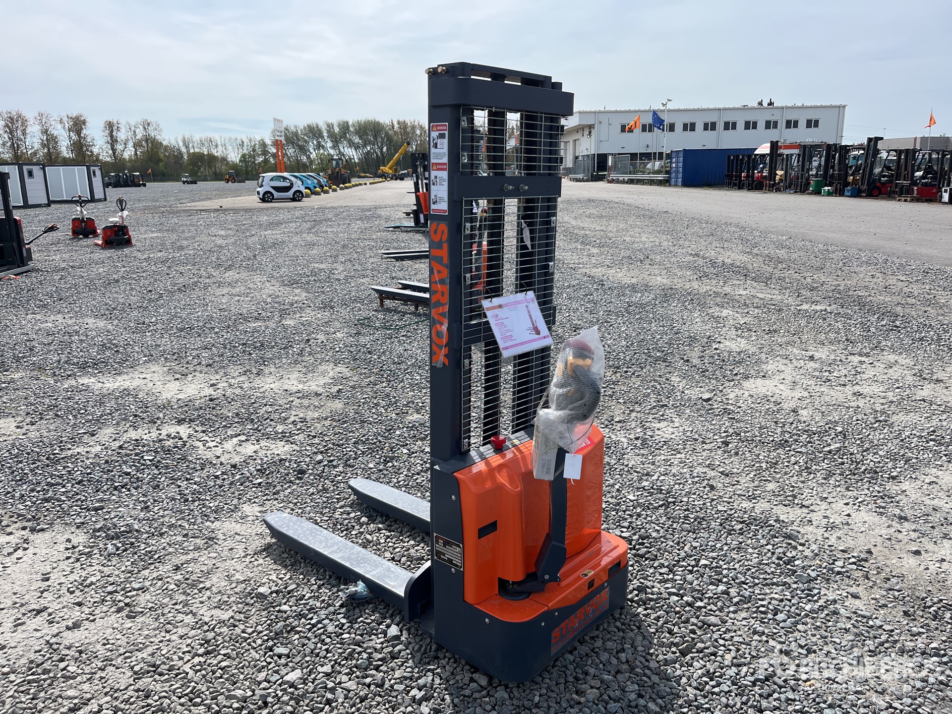 General Appearance with Picture, Left Rear Corner