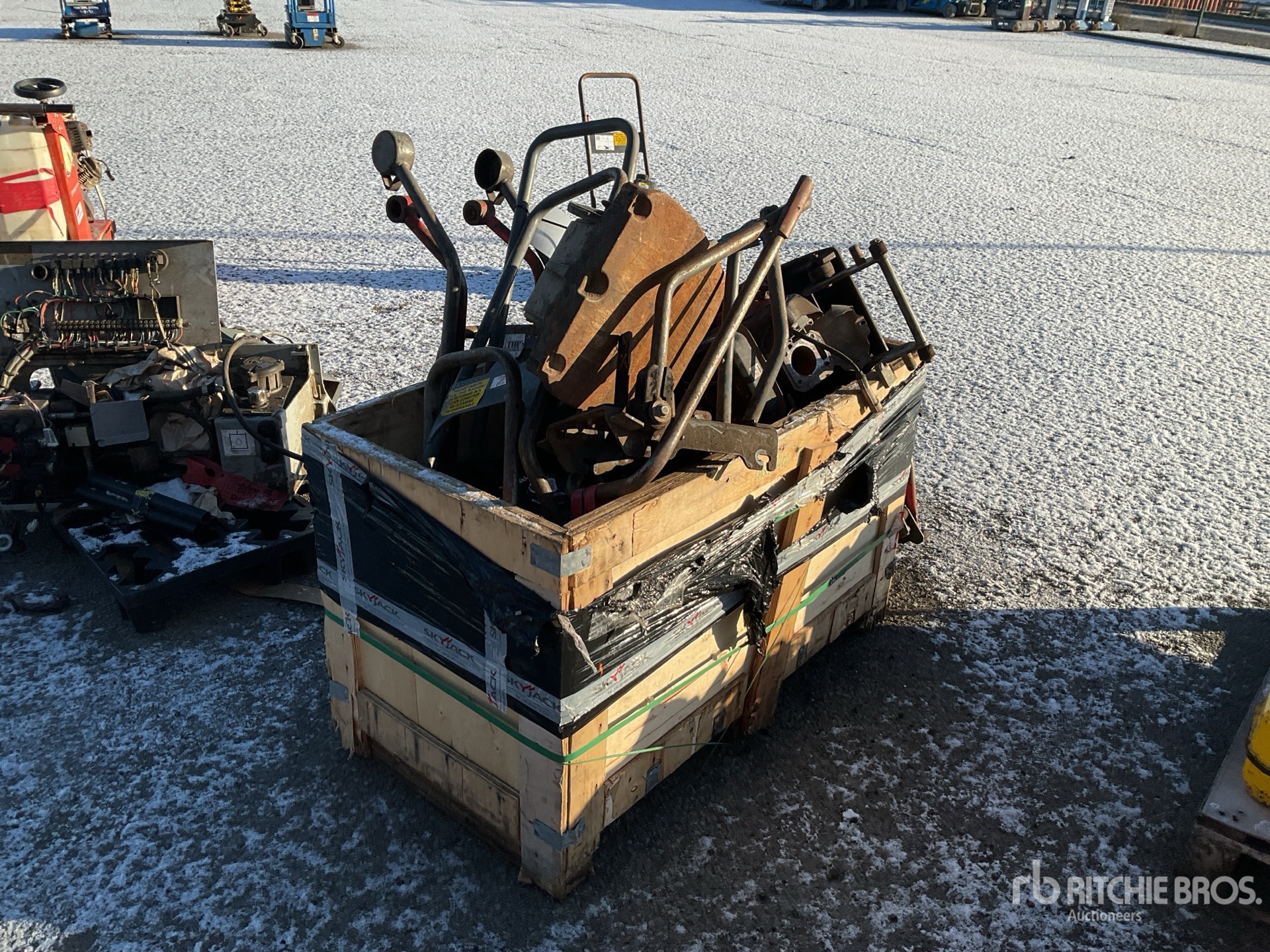 General Appearance with Picture, Right Rear Corner