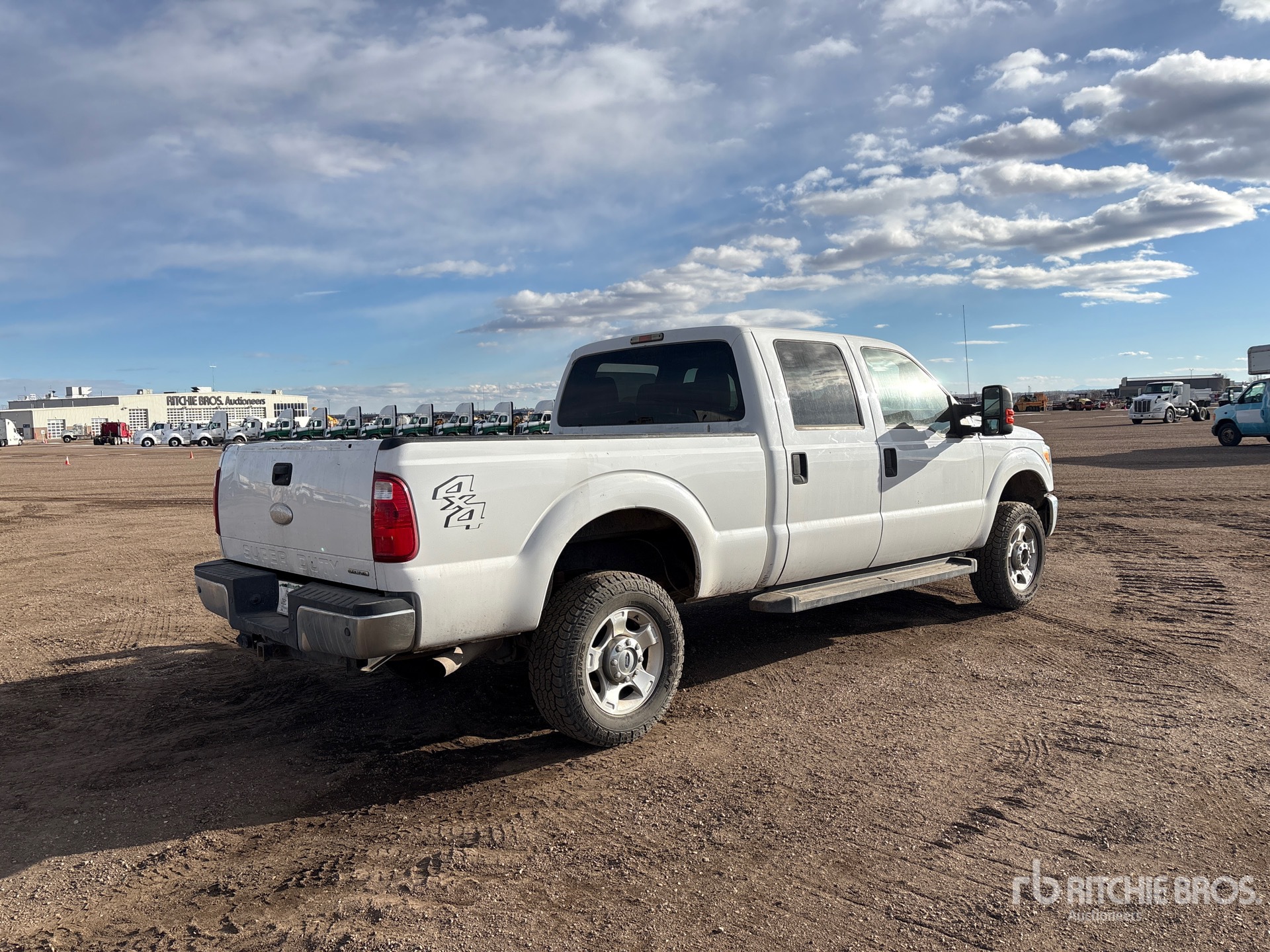 General Appearance with Imagen: esquina trasera derecha