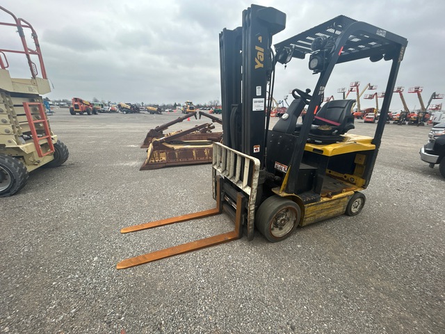 2017 Yale ERC050VGN48TE088 4750 lb Electric Forklift (Inoperable)