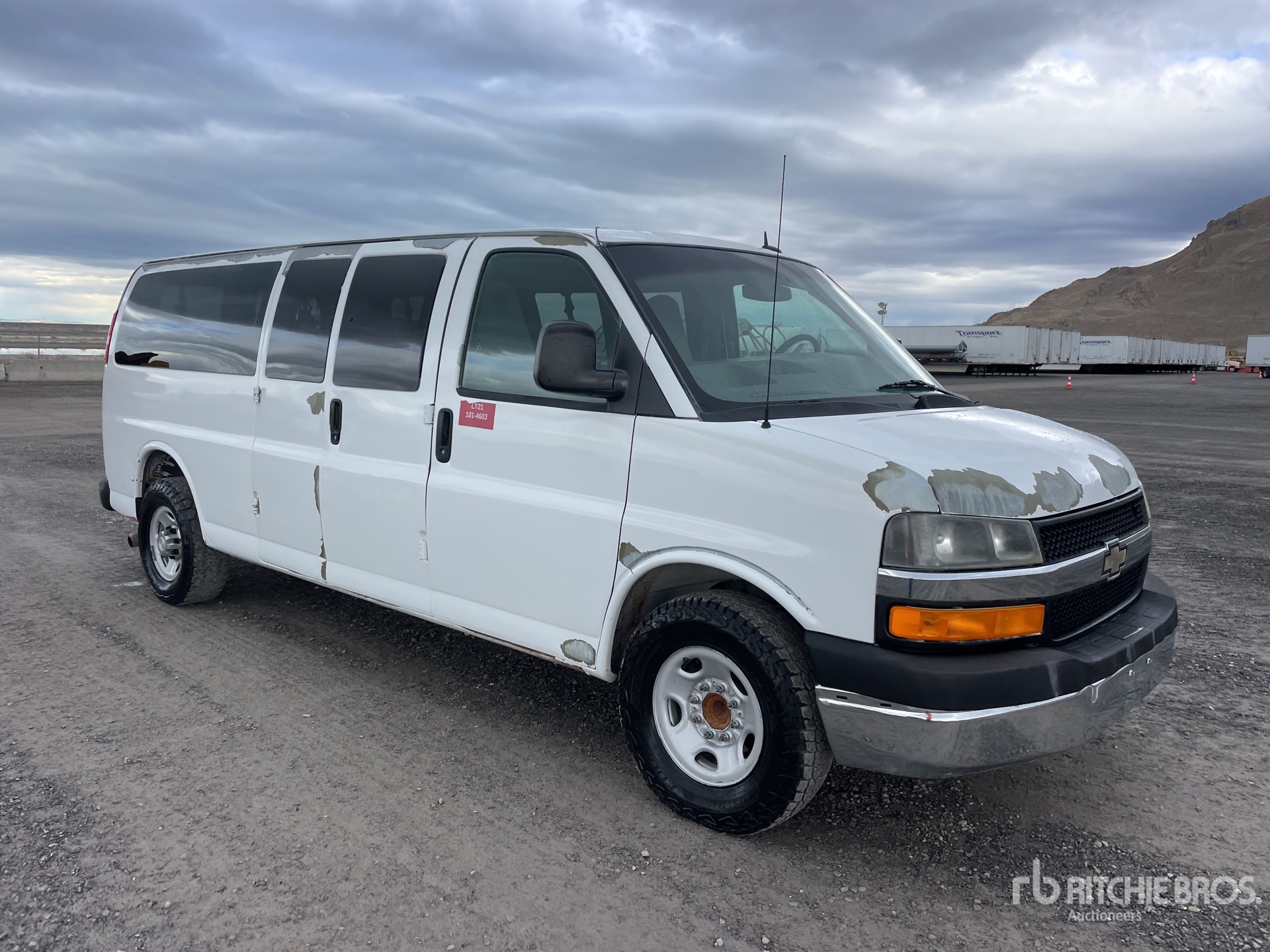 General Appearance with Picture, Right Front Corner