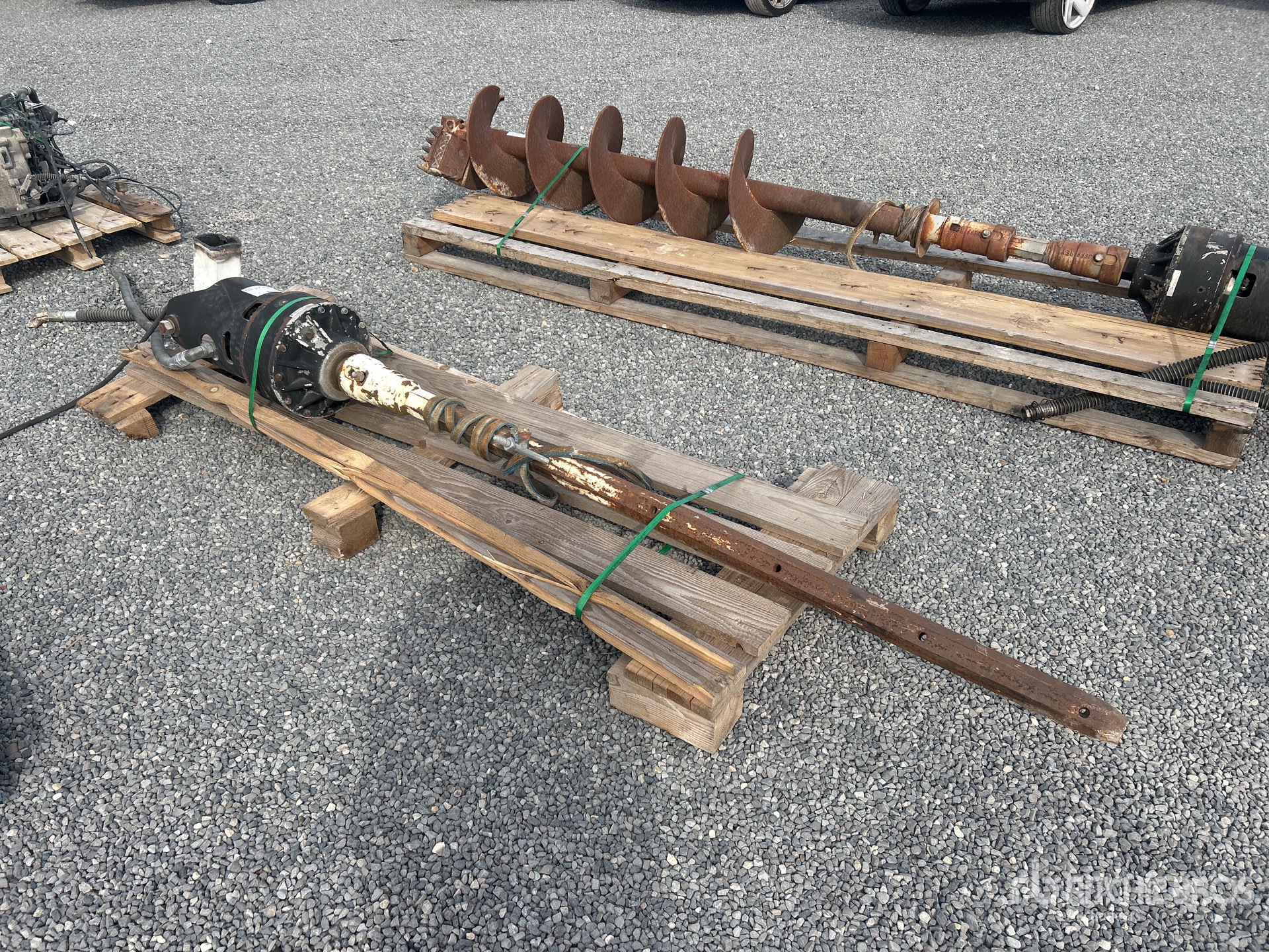 Aspect général with Image, coin arrière droit