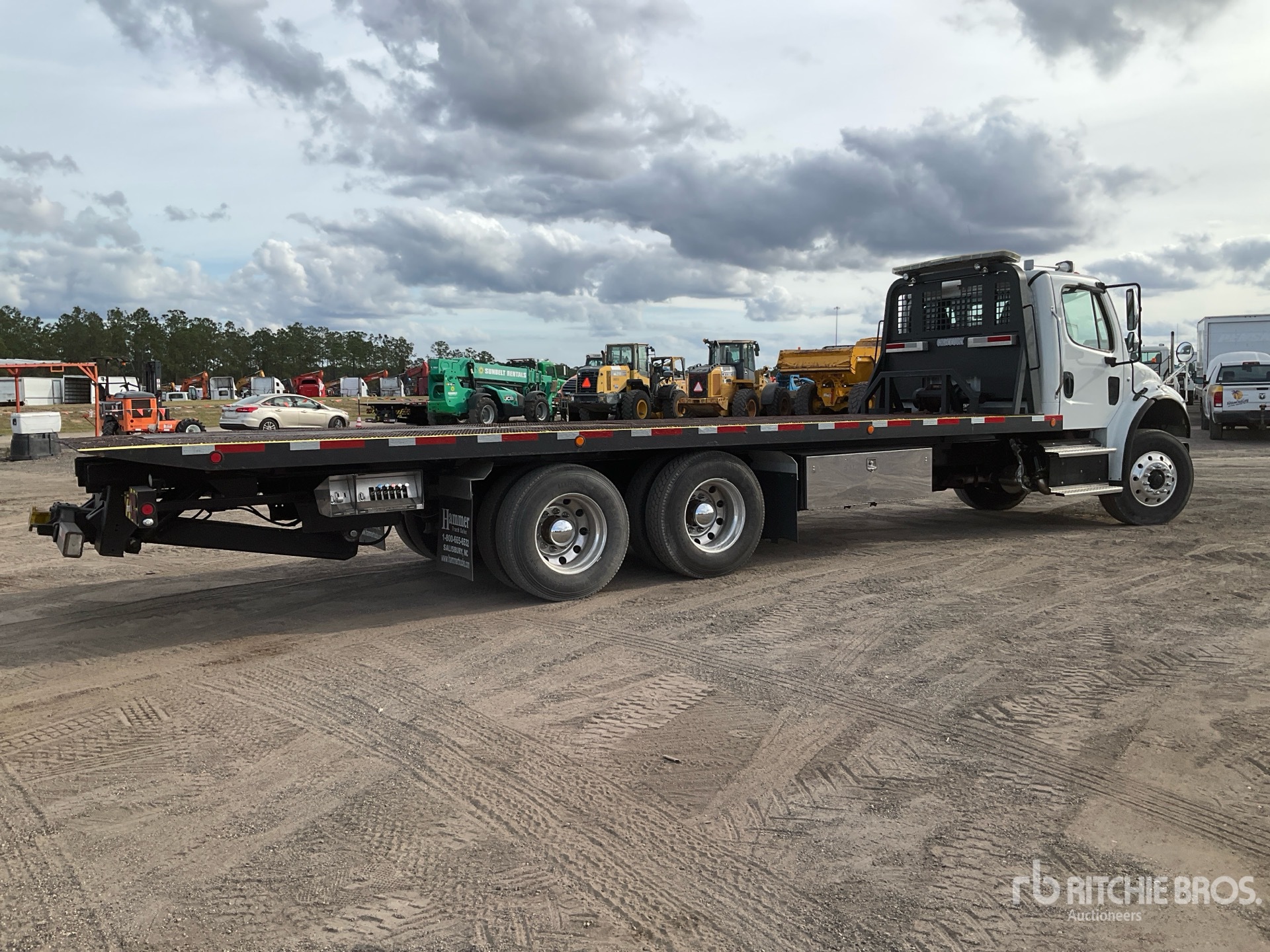 Aspect général with Image, coin arrière droit