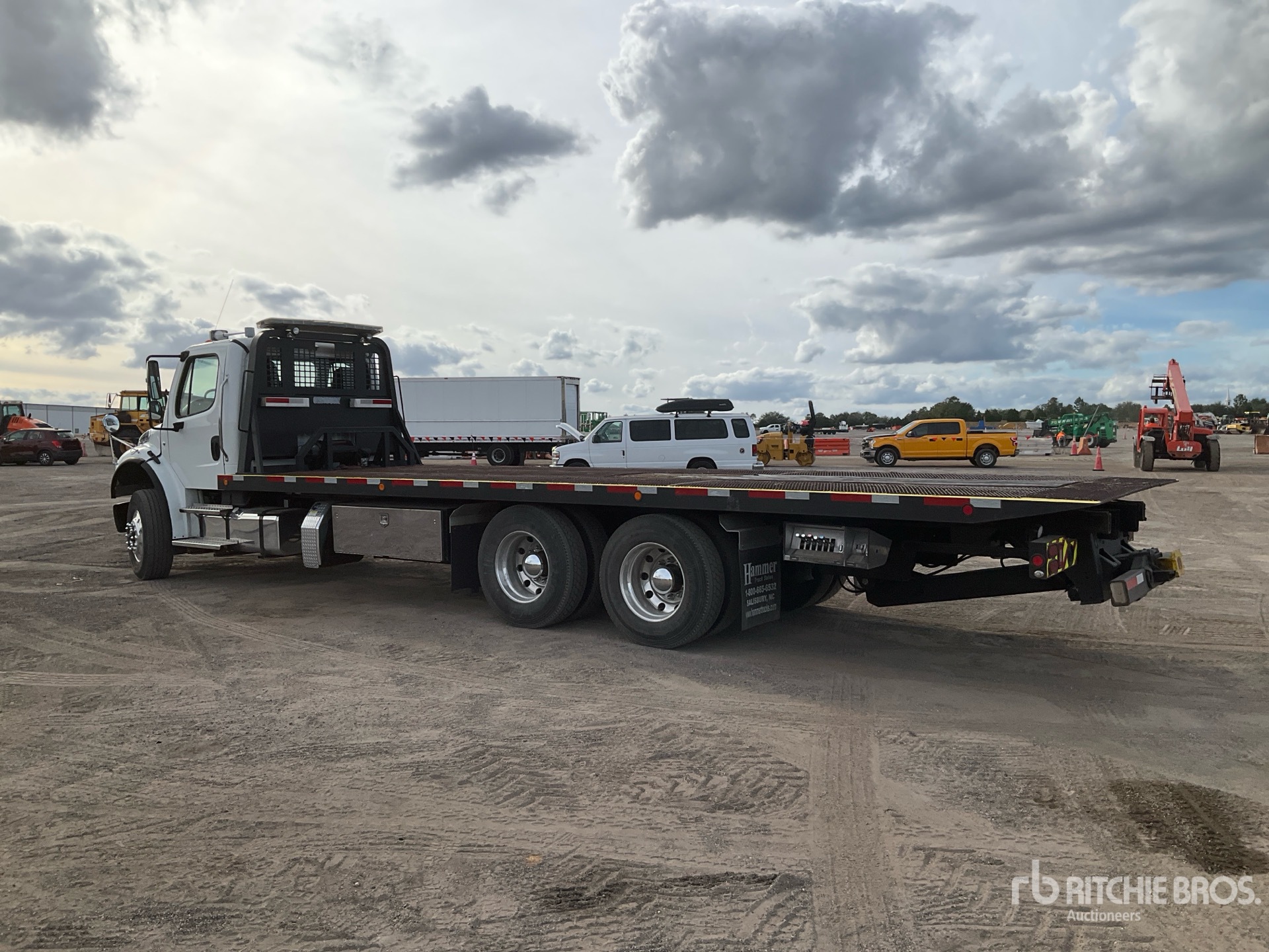 Aspect général with Image, coin arrière gauche