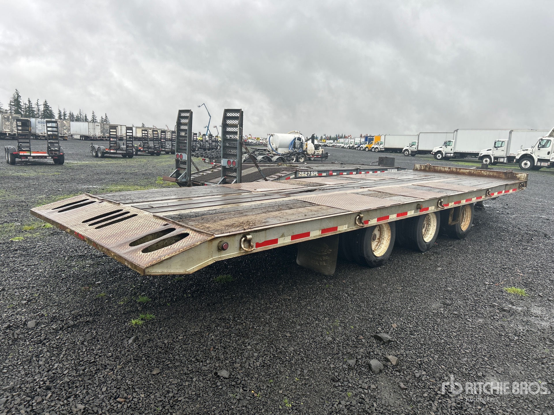 General Appearance with Bild, Ecke hinten rechts