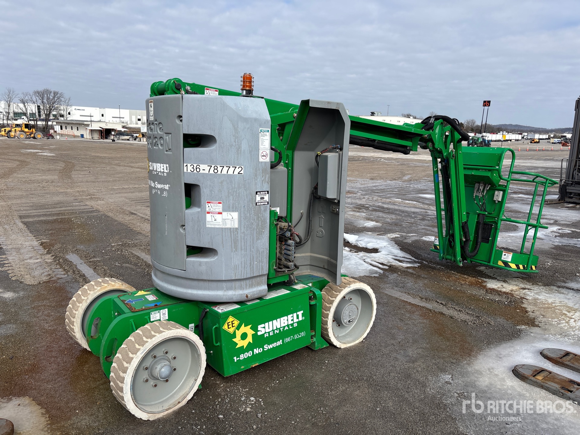 General Appearance with Picture, Right Rear Corner