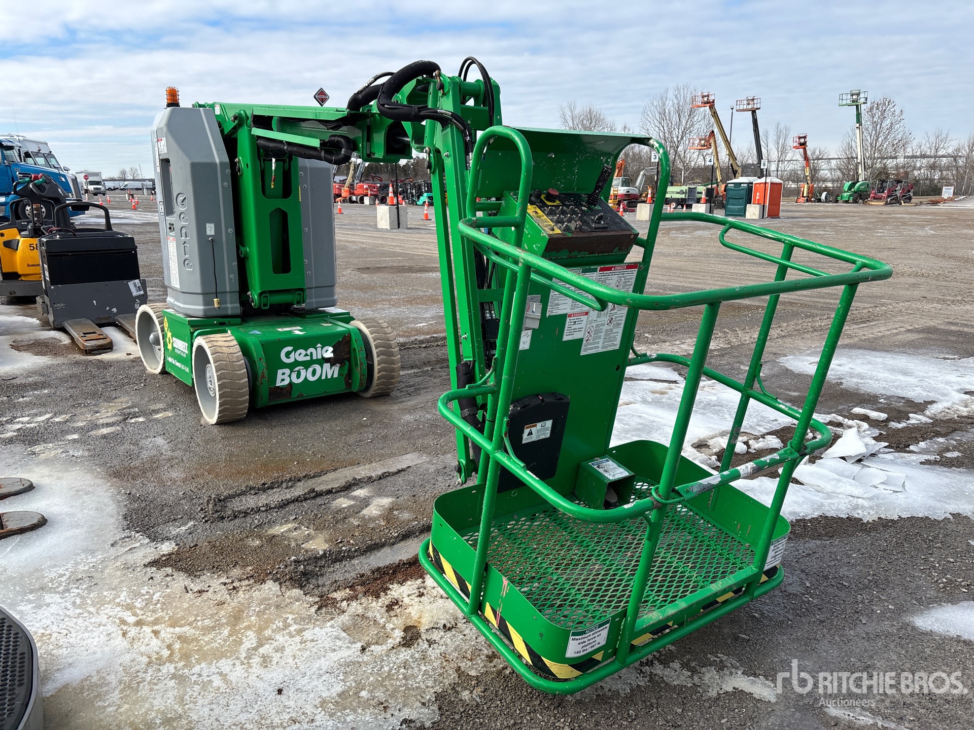 General Appearance with Picture, Right Front Corner