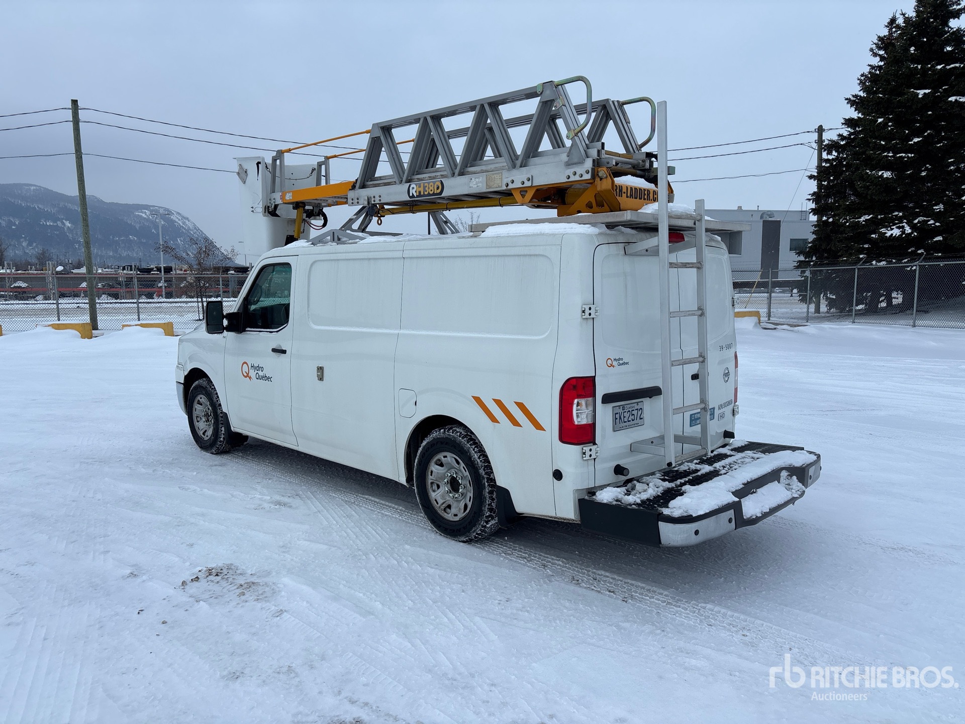 General Appearance with Picture, Left Rear Corner