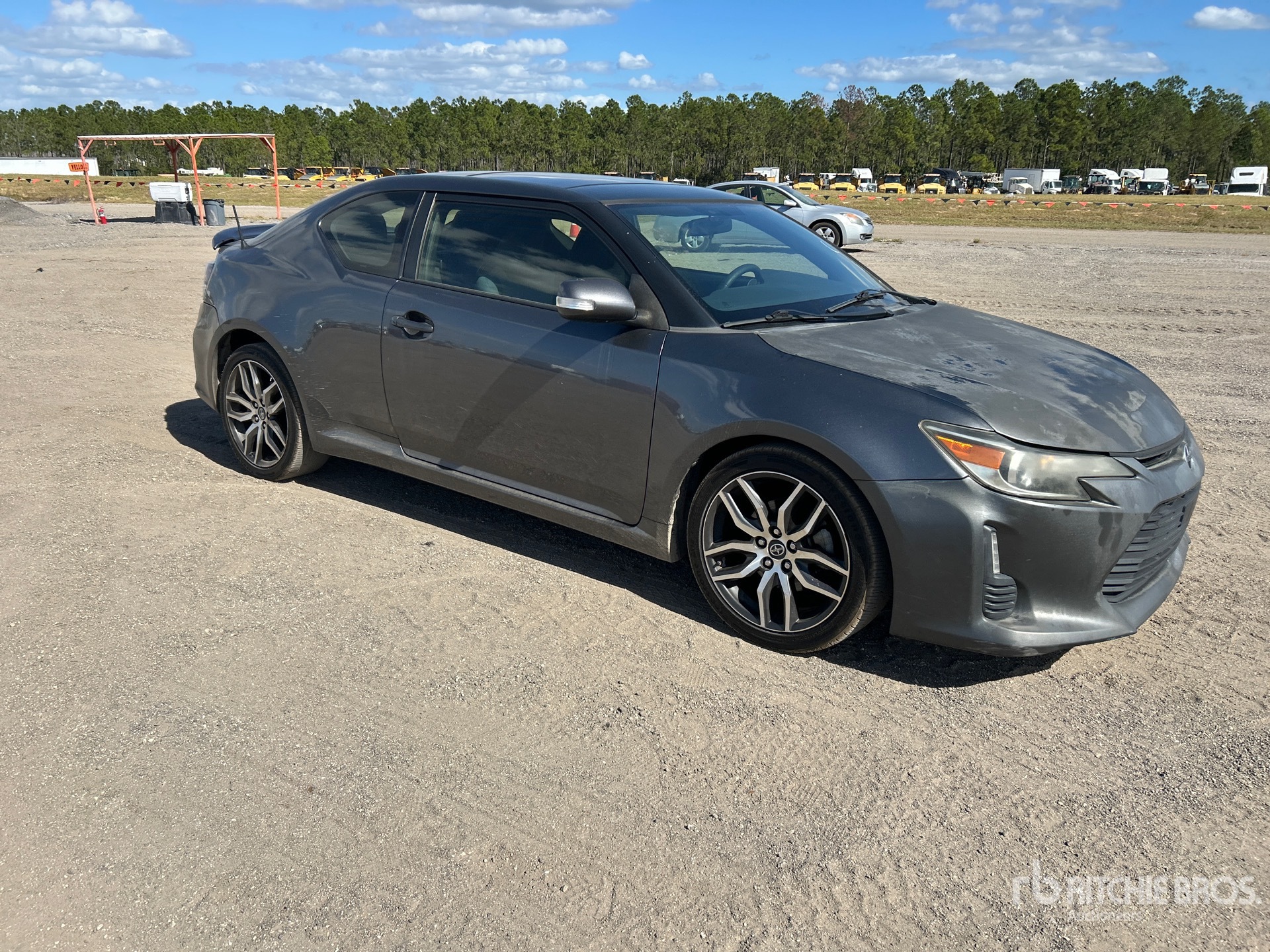 General Appearance with Image, coin avant droit