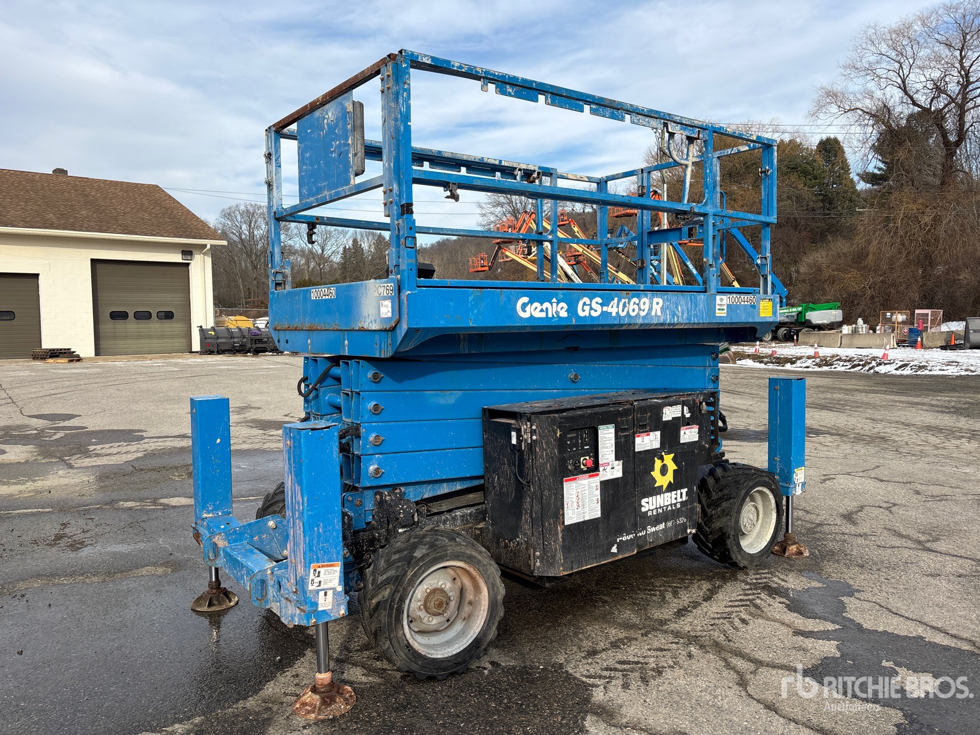 General Appearance with Picture, Left Front Corner