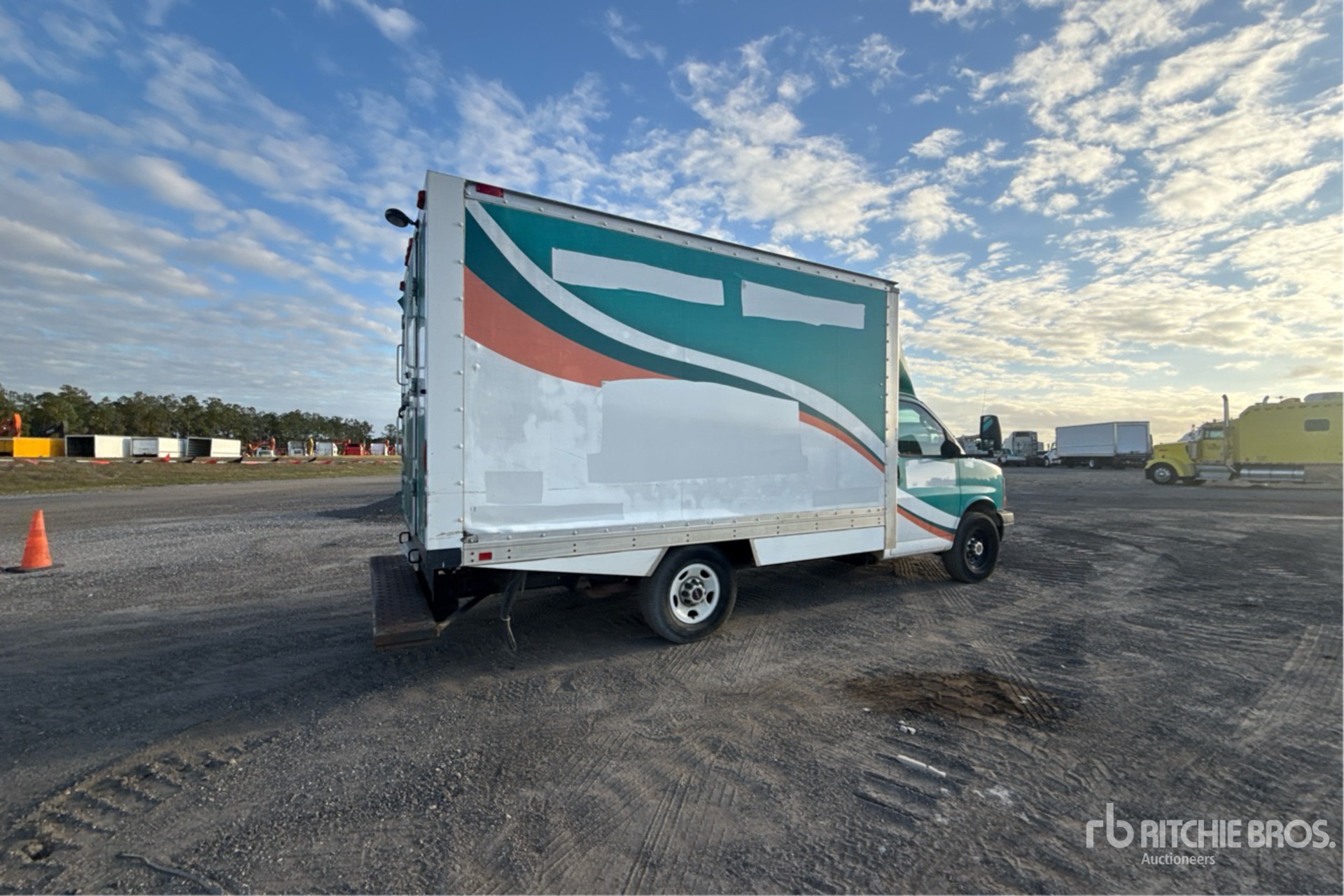 General Appearance with Picture, Right Rear Corner