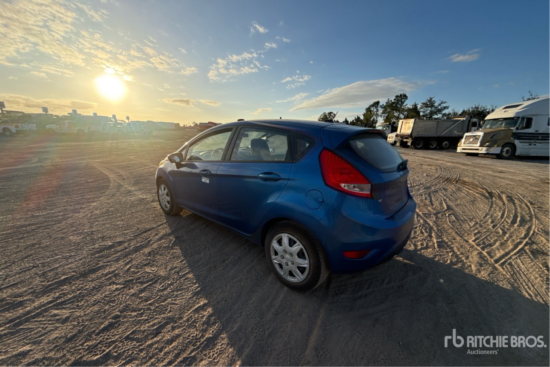 General Appearance with Picture, Left Rear Corner