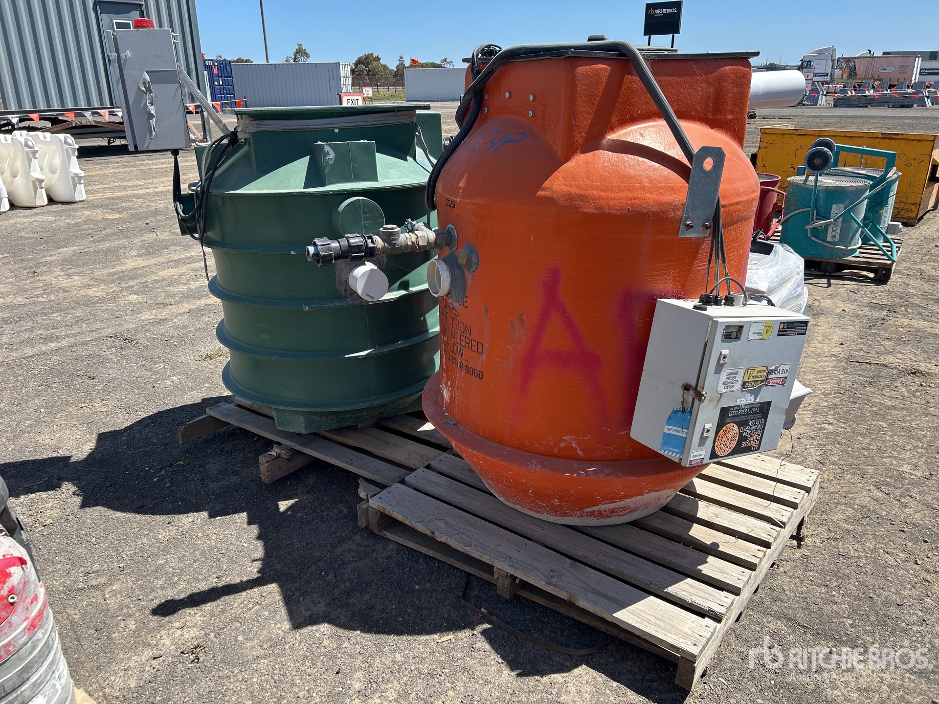 General Appearance with Picture, Right Rear Corner