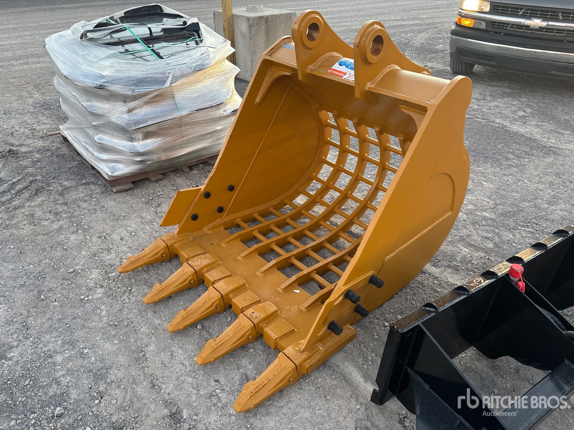 General Appearance with Picture, Left Front Corner