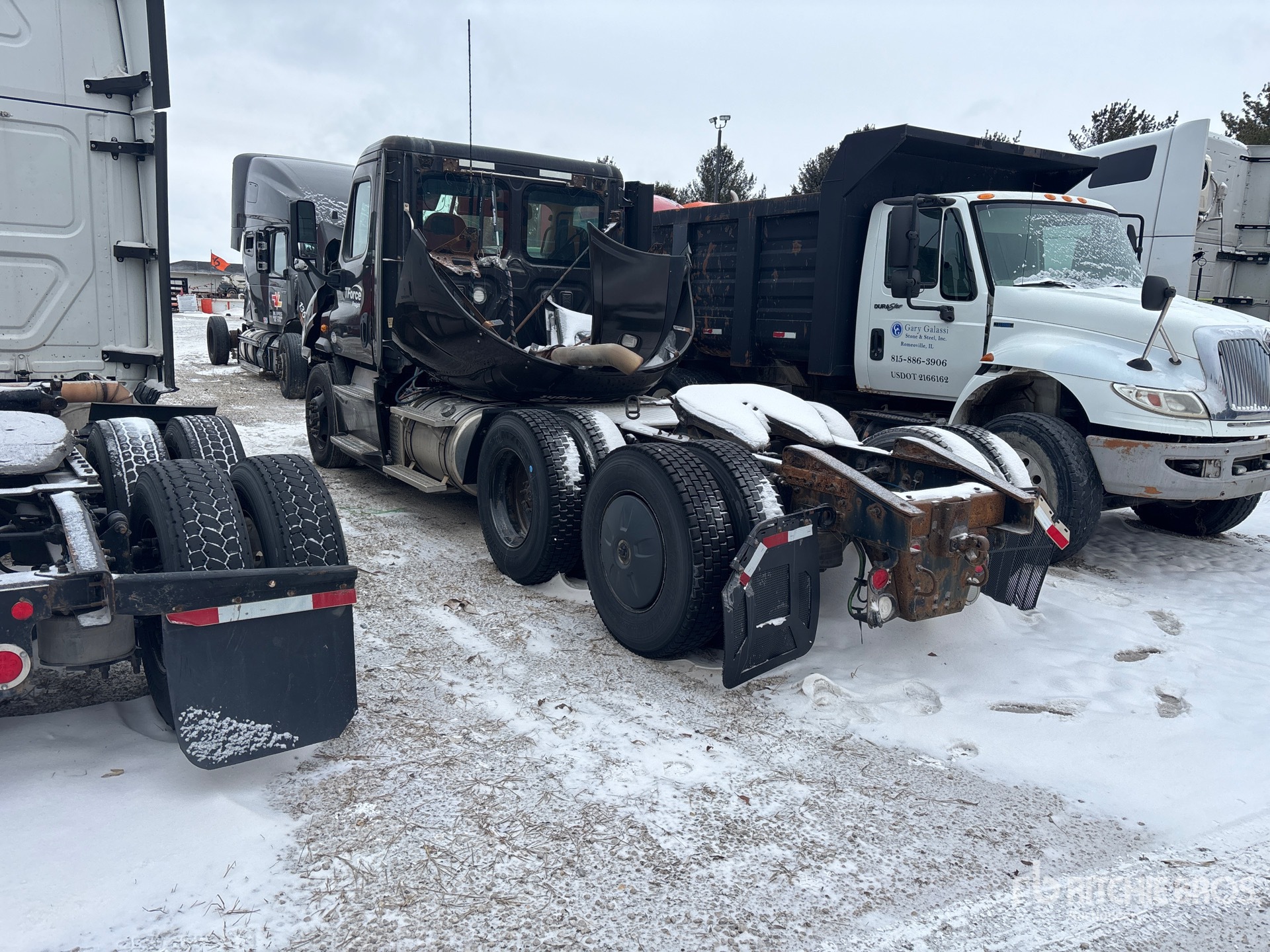 General Appearance with Foto, angolo posteriore sinistro