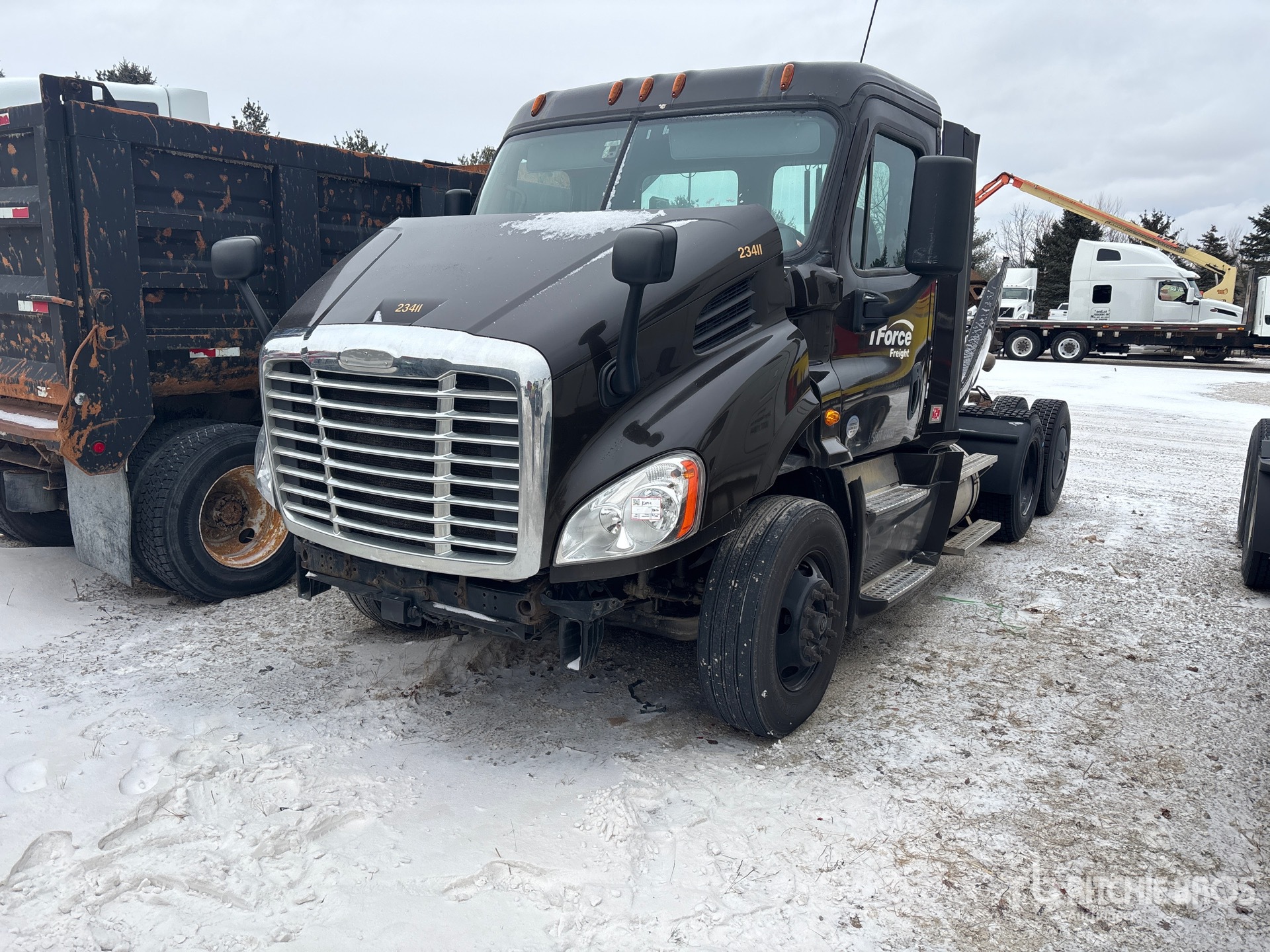 General Appearance with Foto, angolo anteriore sinistro