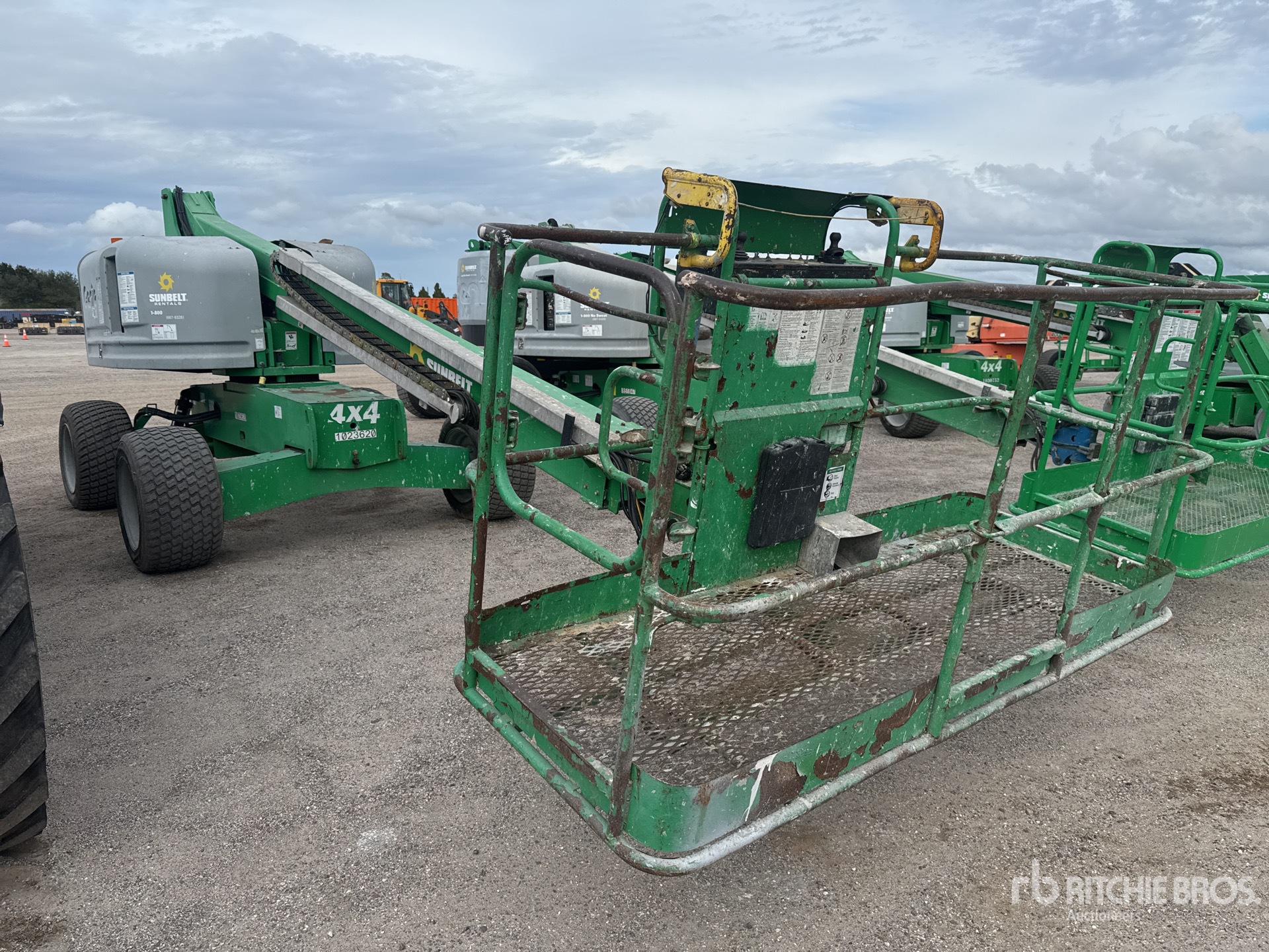 General Appearance with Image, coin avant droit