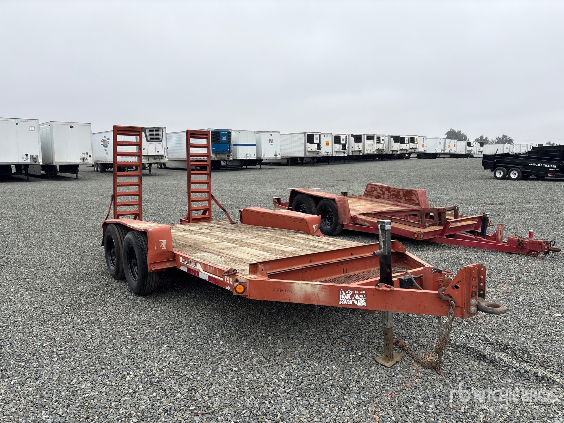 General Appearance with Bild, Ecke vorne rechts