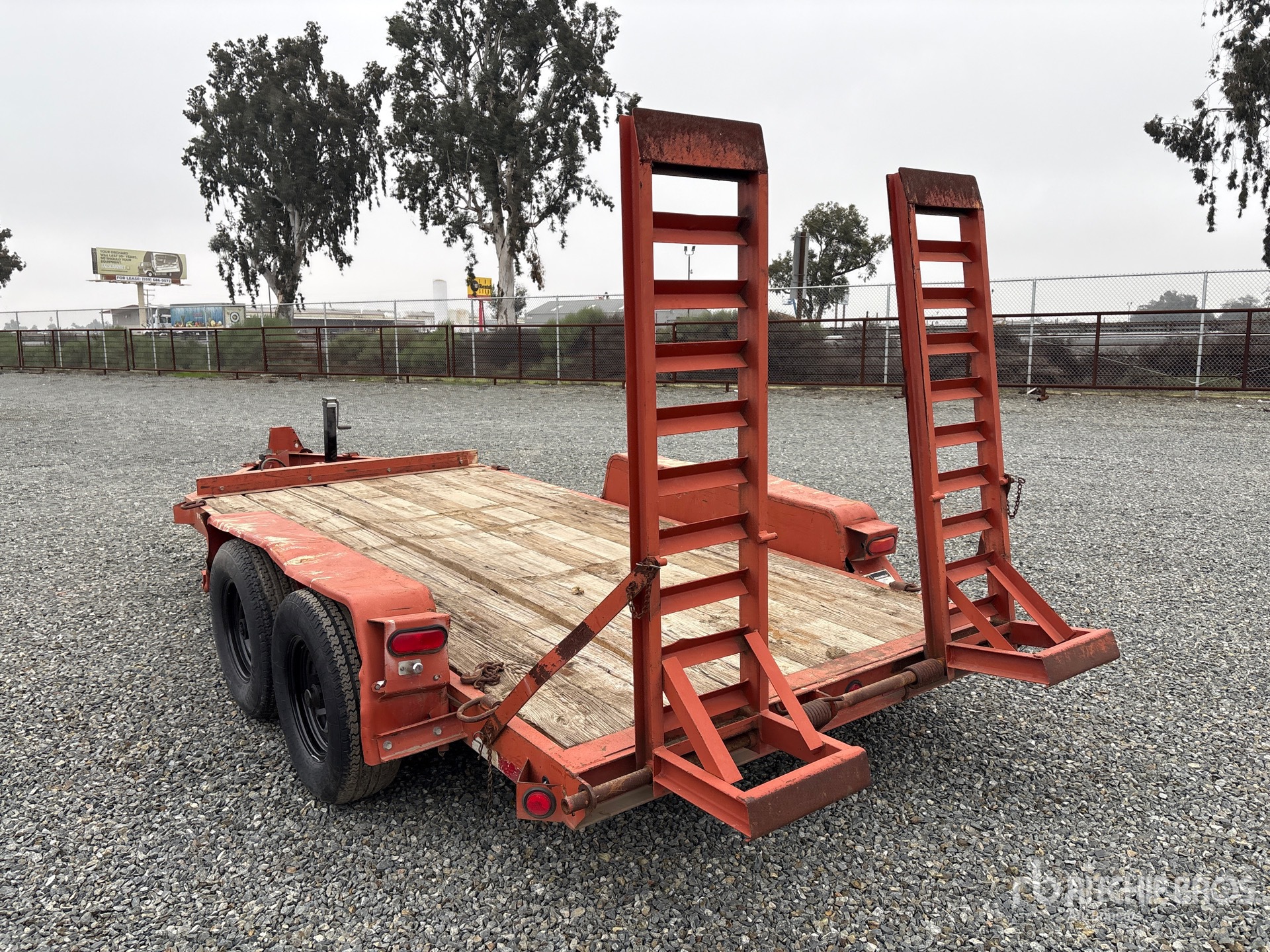 General Appearance with Bild, Ecke hinten links