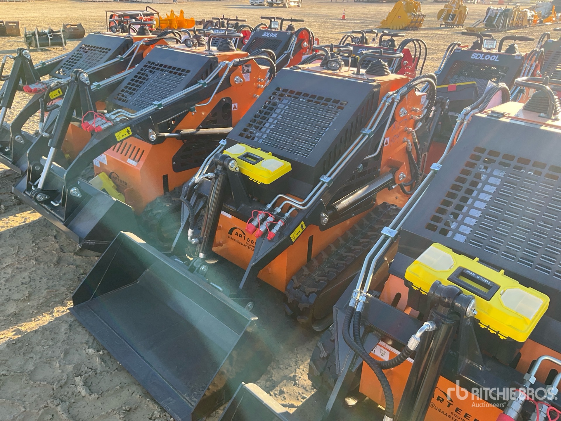 General Appearance with Picture, Left Front Corner