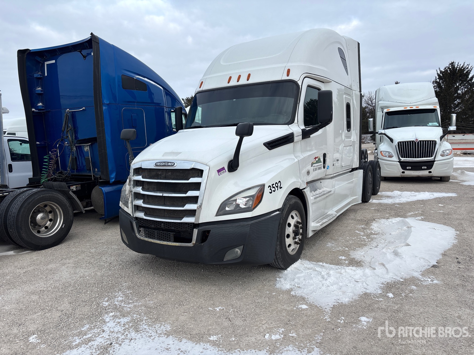 General Appearance with Picture, Left Front Corner