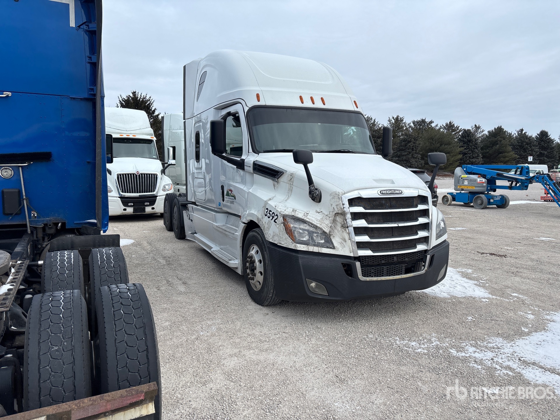 General Appearance with Picture, Right Front Corner