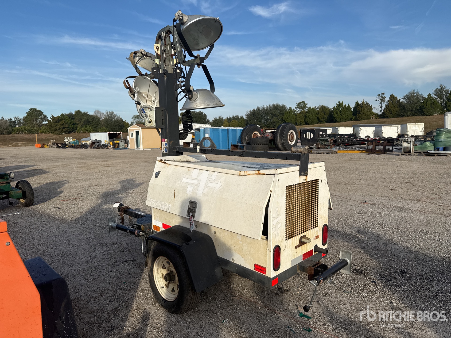 General Appearance with Bild, Ecke hinten links