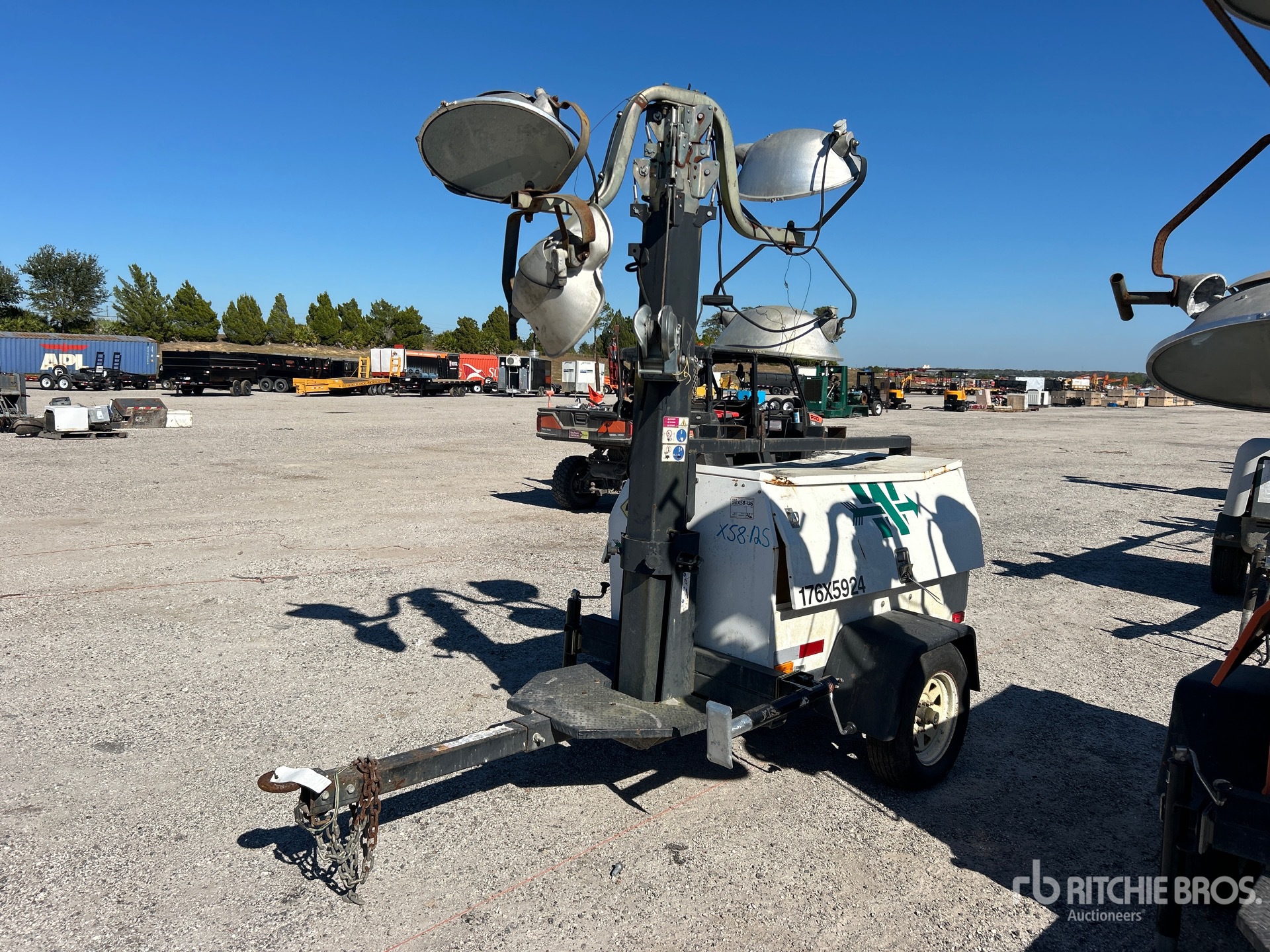 General Appearance with Bild, Ecke vorne links