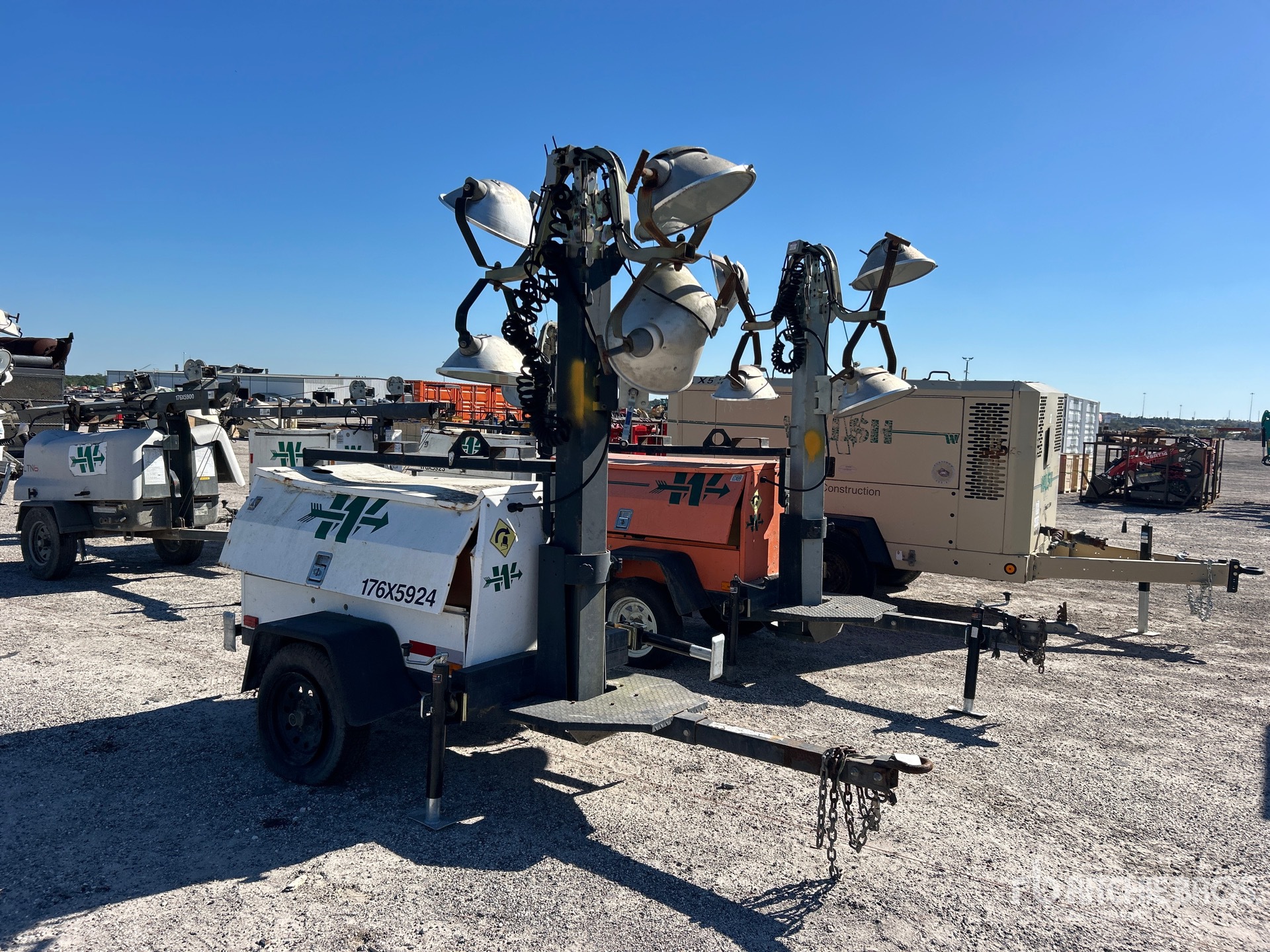 General Appearance with Bild, Ecke vorne rechts