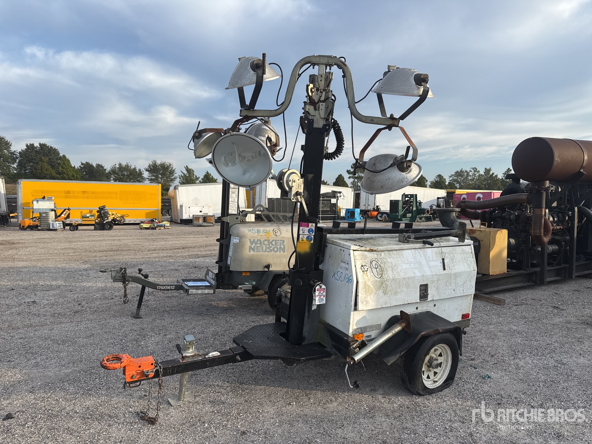 General Appearance with Bild, Ecke vorne links