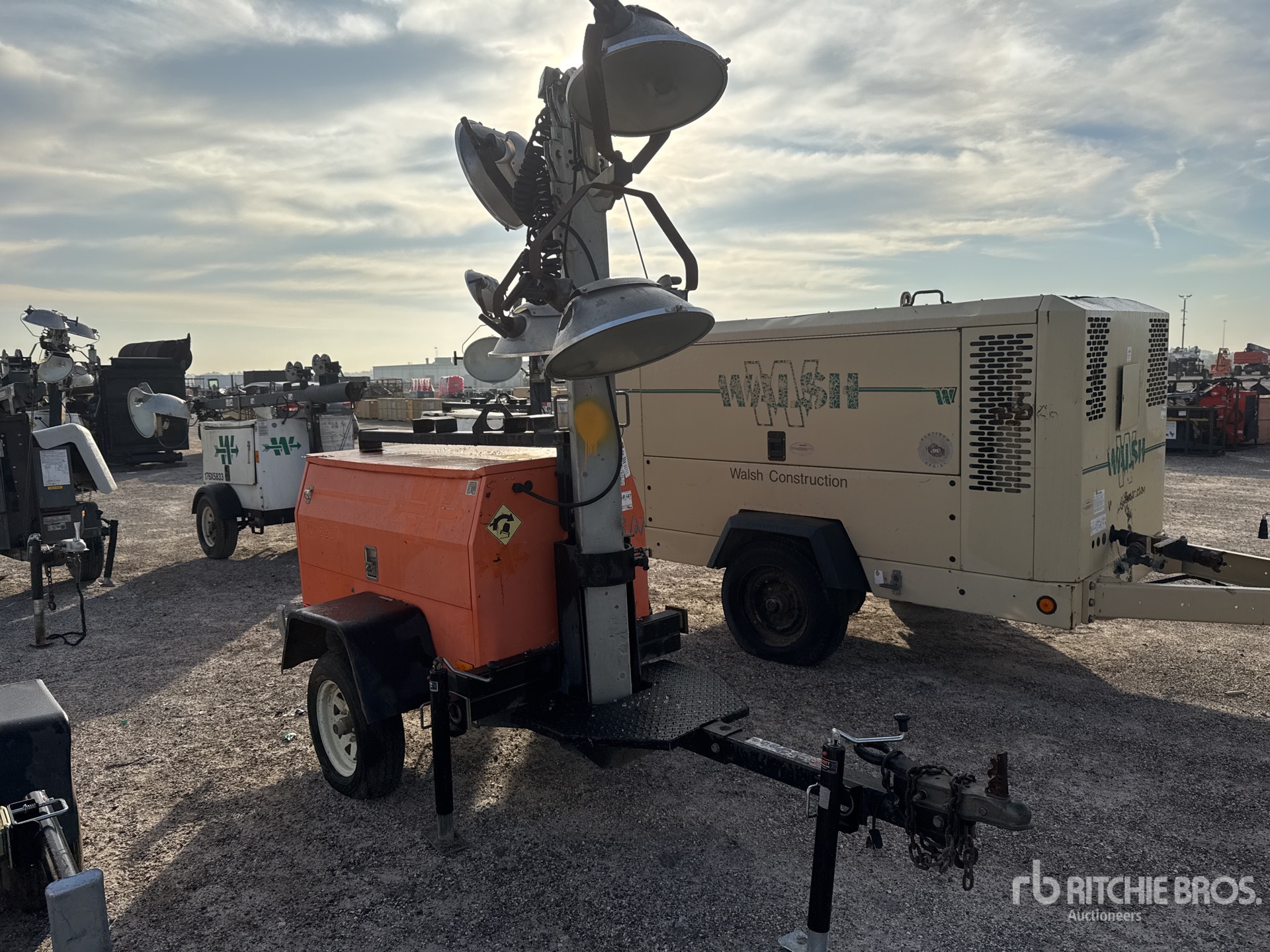 General Appearance with Bild, Ecke vorne rechts